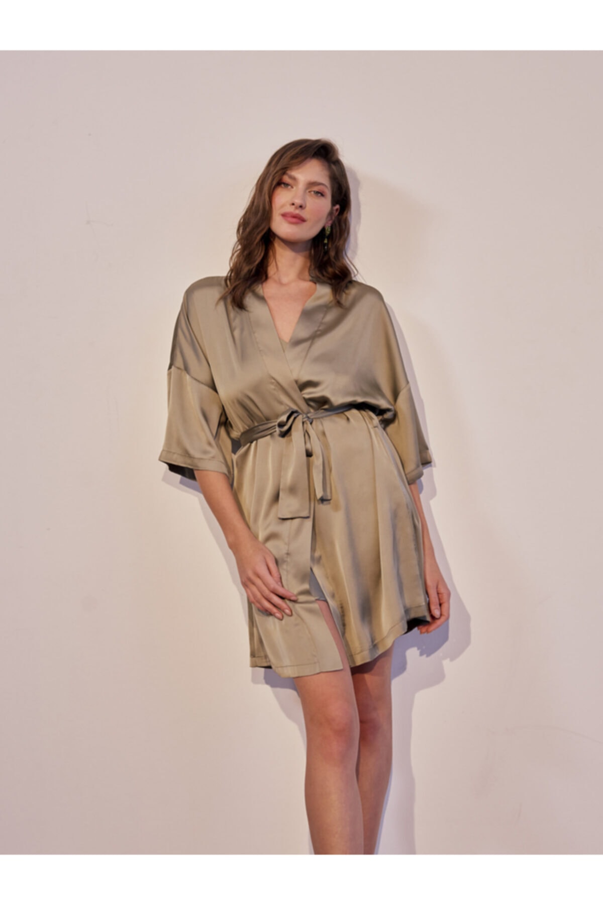 House of Silk Ipeksi Saten Soft Fıstık Yeşili Sabahlık