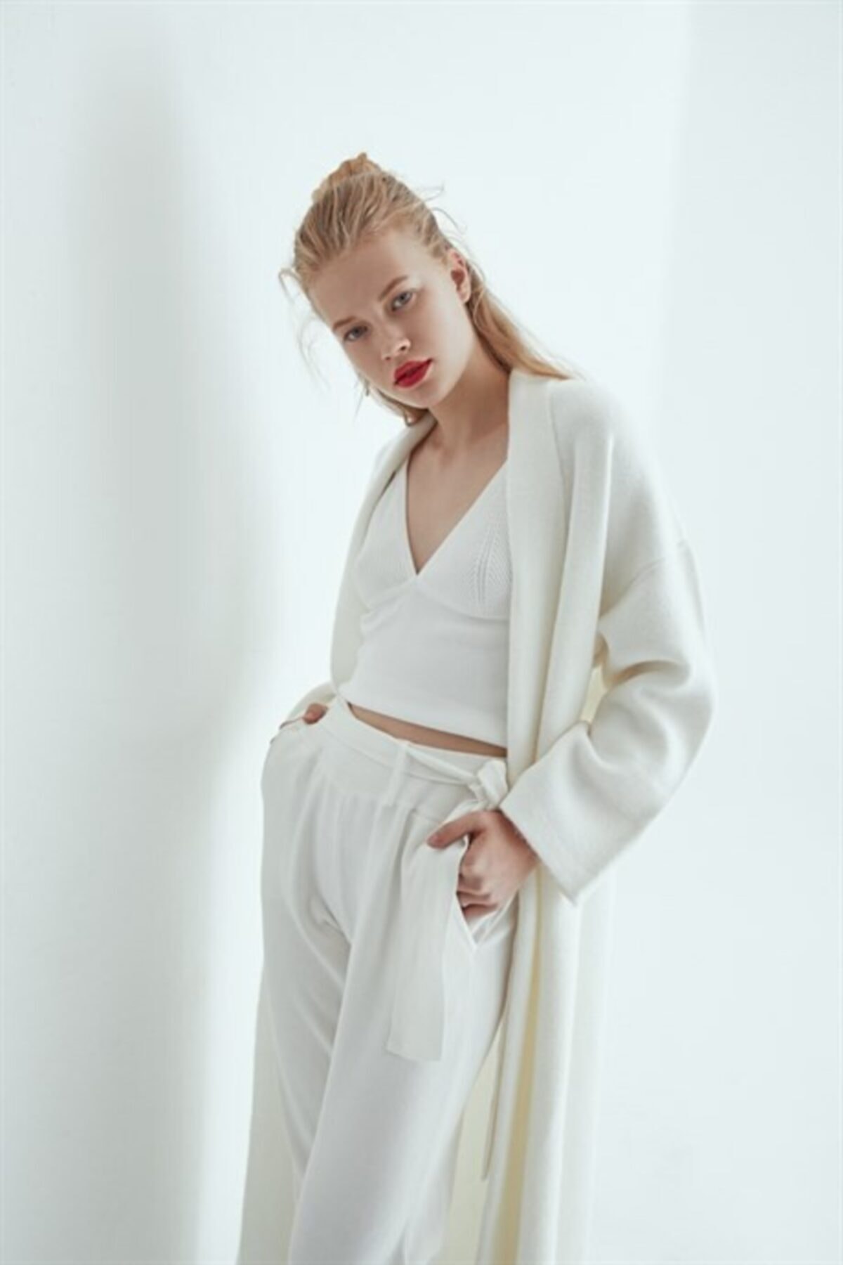 Attolye Kadın Ekru Askılı Atlet