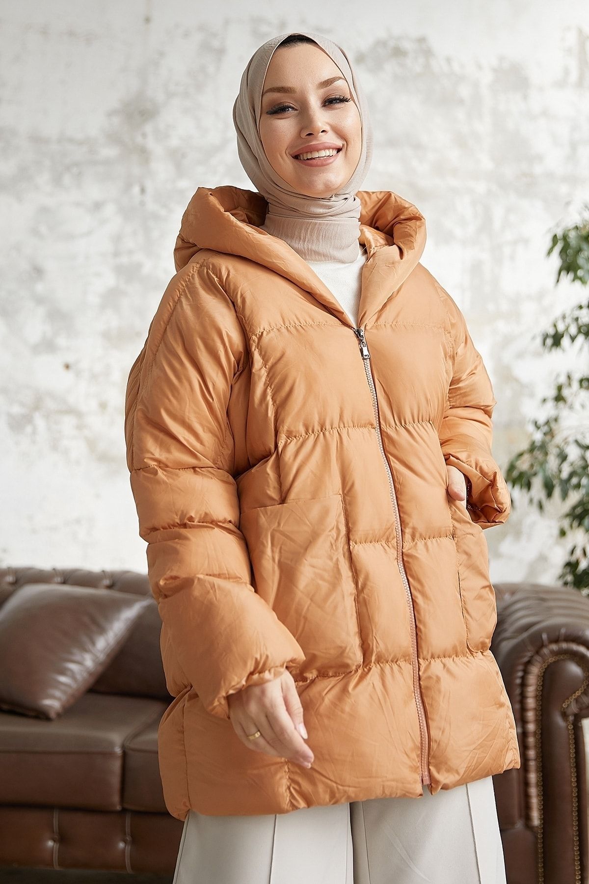 Camel puffer shop
