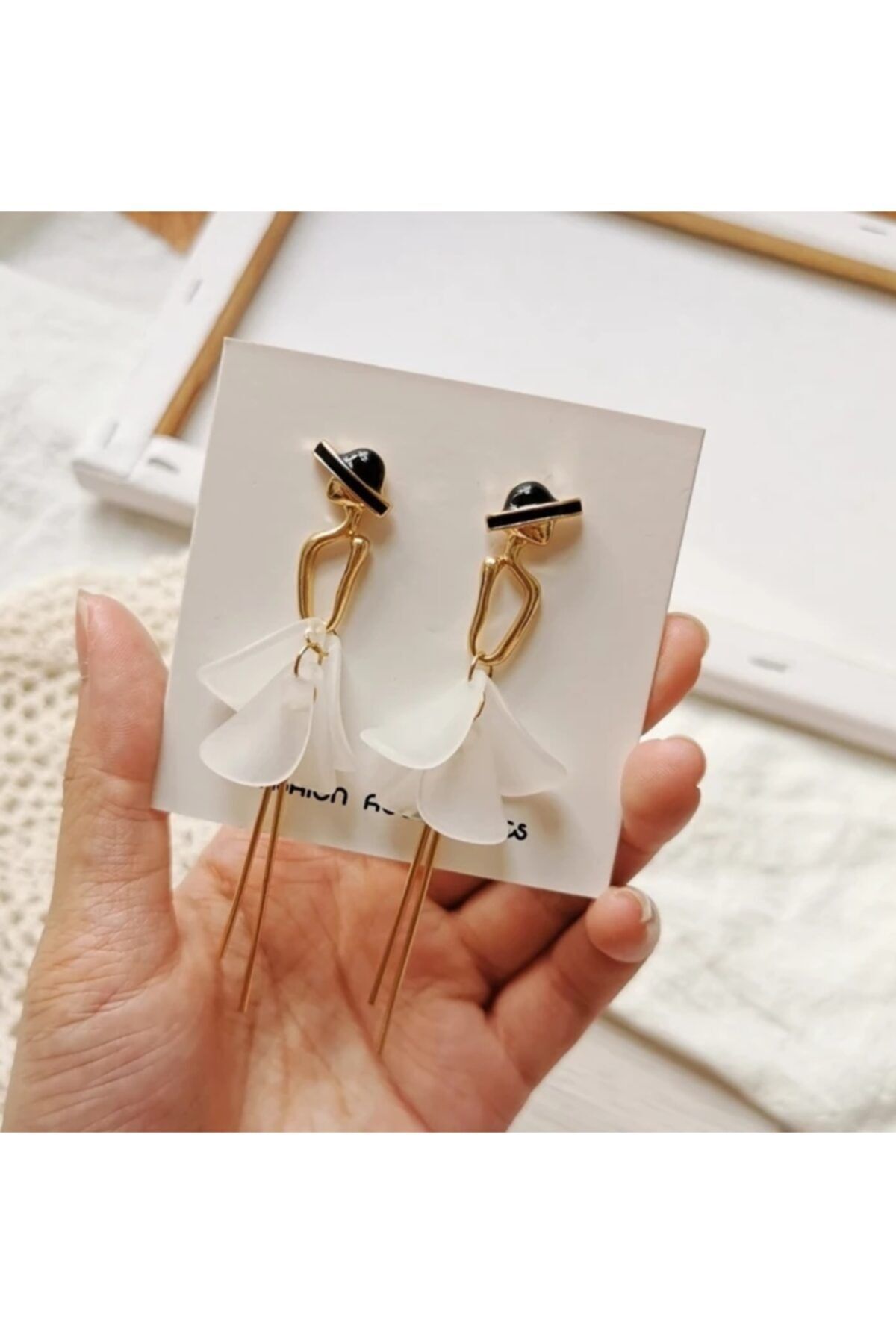 HOSBUTIK Gold Kadın Fügürlü Küpe