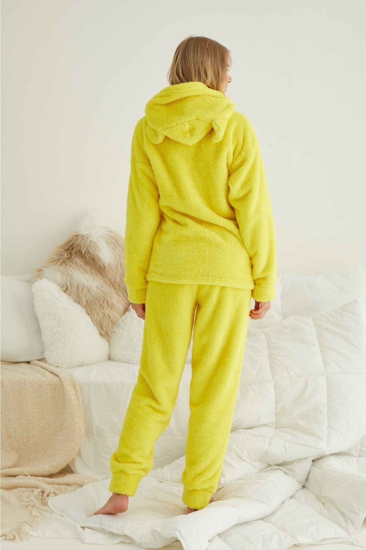 makkash Women s Yellow Meow Patterned Full Plush Pajama Set Trendyol