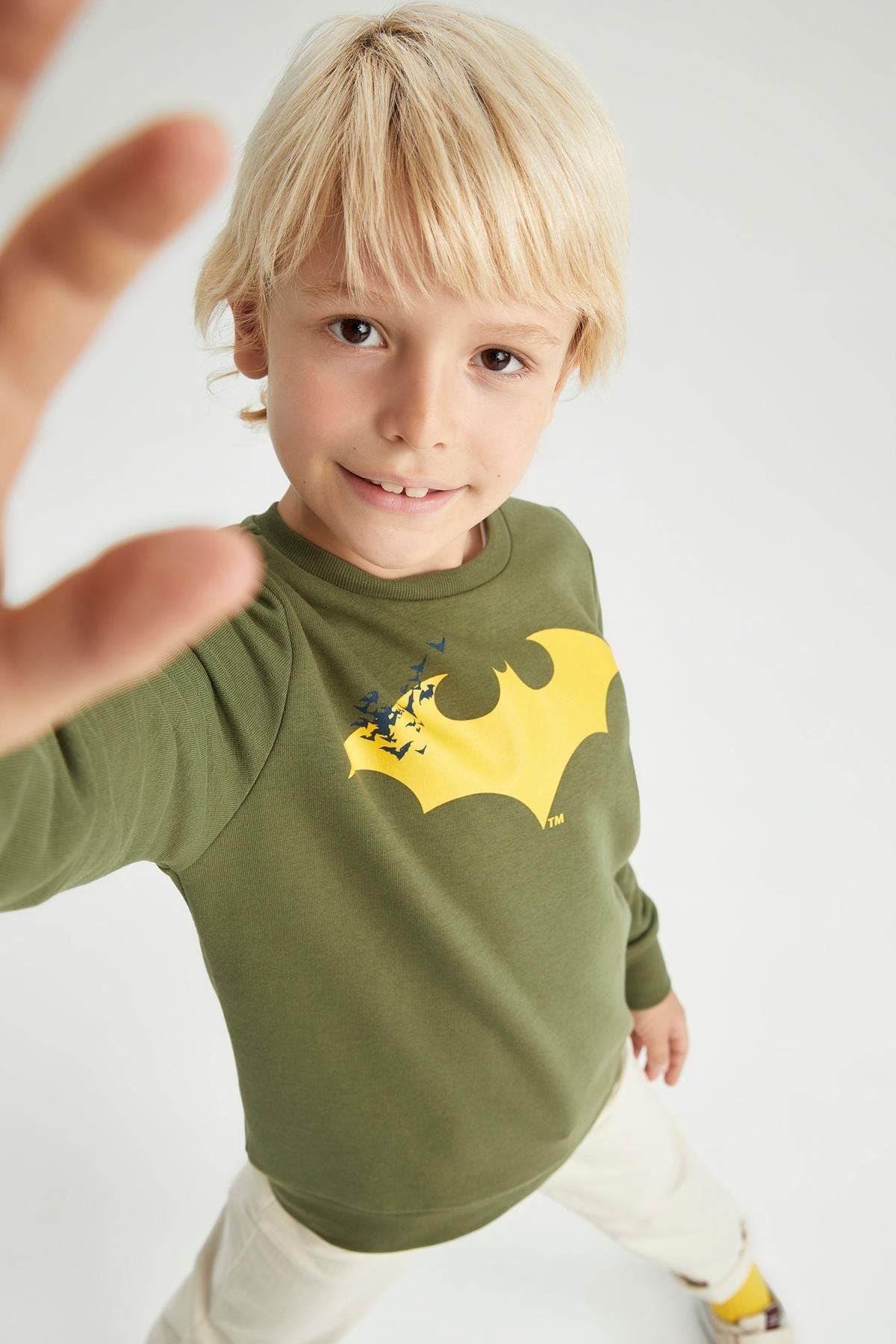 Defacto Boy Batman Crew Neck Sweatshirt Trendyol