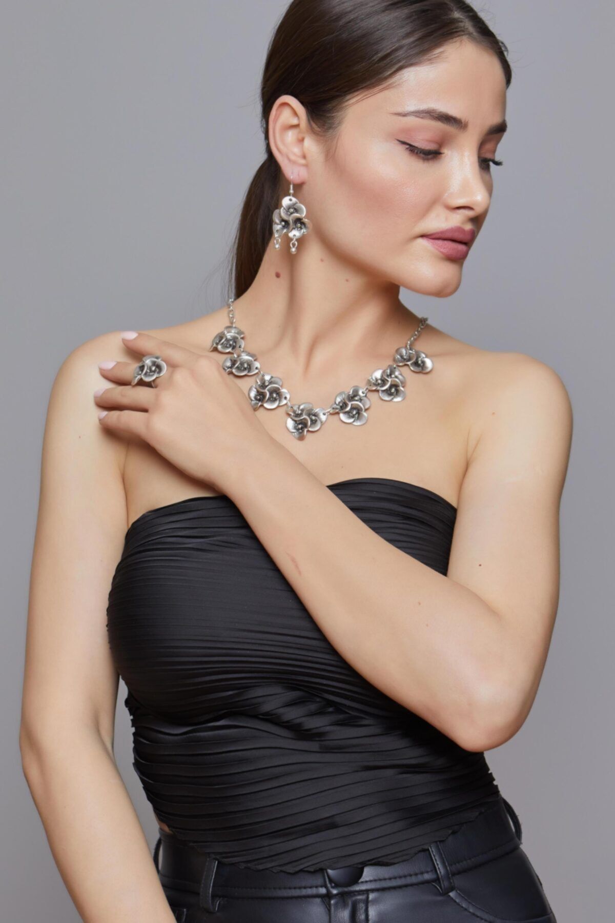 ZeyDor Accessories Kadın Gri Tasarım Menekse Üçlü Kolye Set