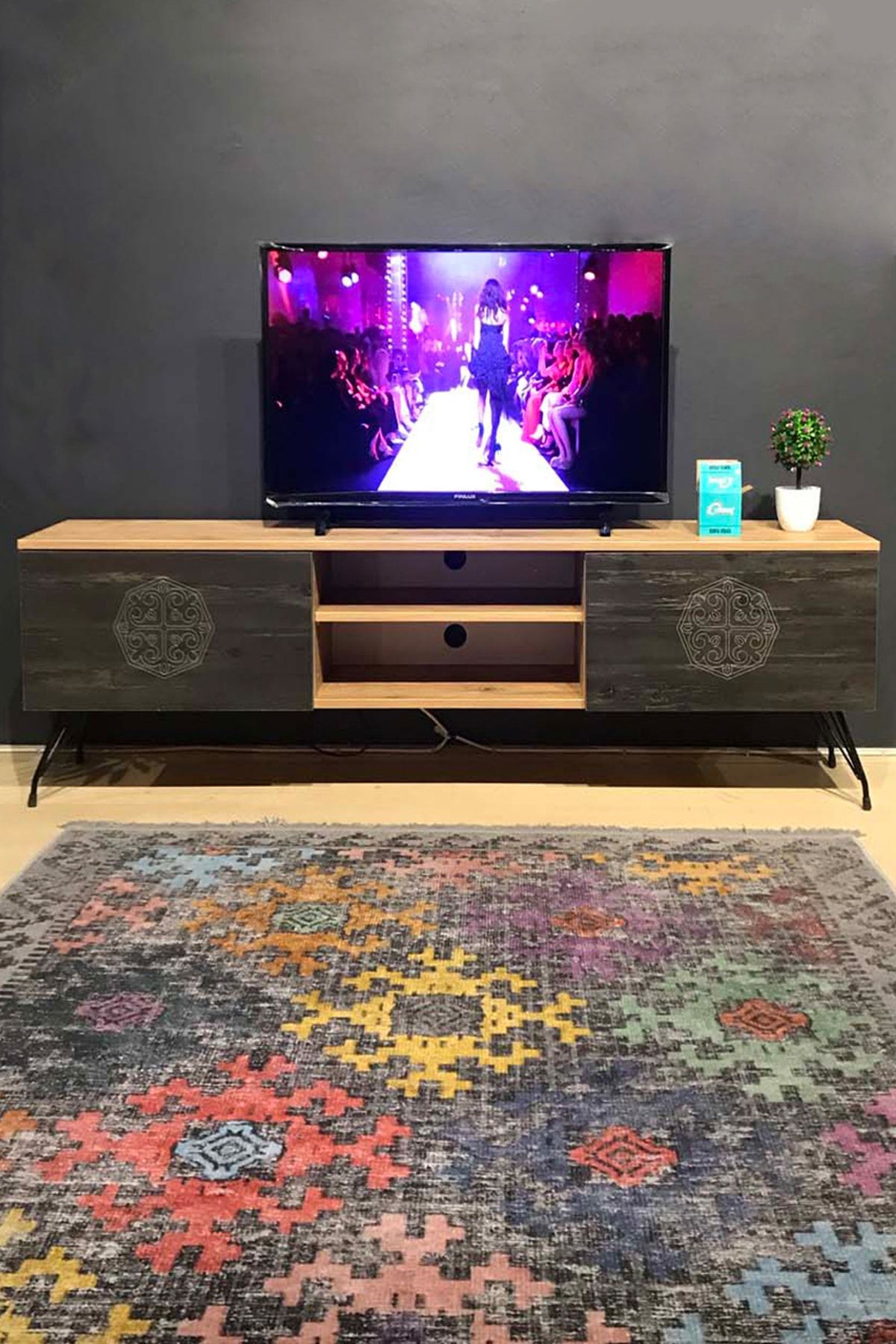 Avmpark Kare Tv Ünitesi Siyah Kapak Motifli Tek Alt