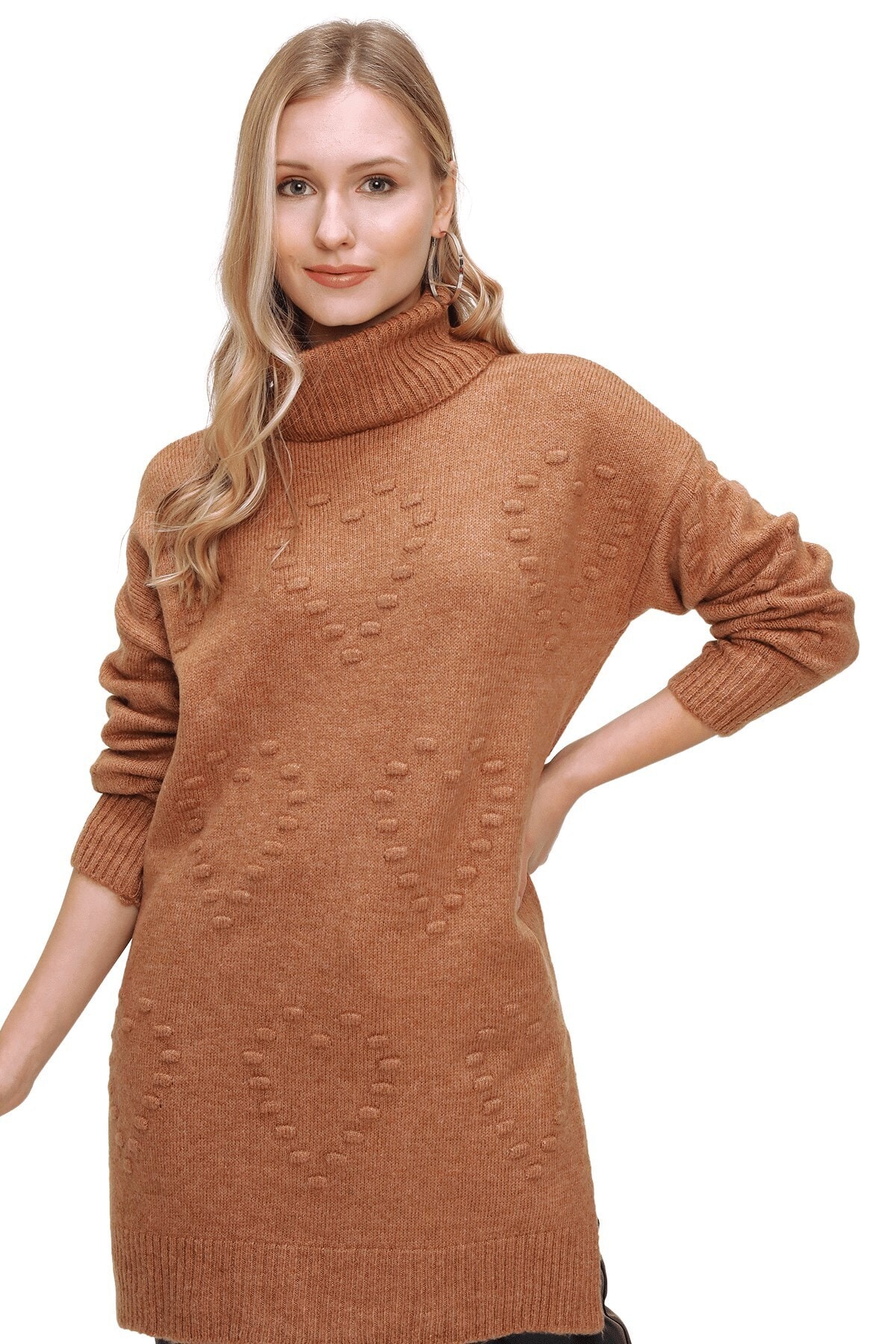 butikburuç Kadın Camel Kalp Ponpon Desen Triko Boğazlı Tunik