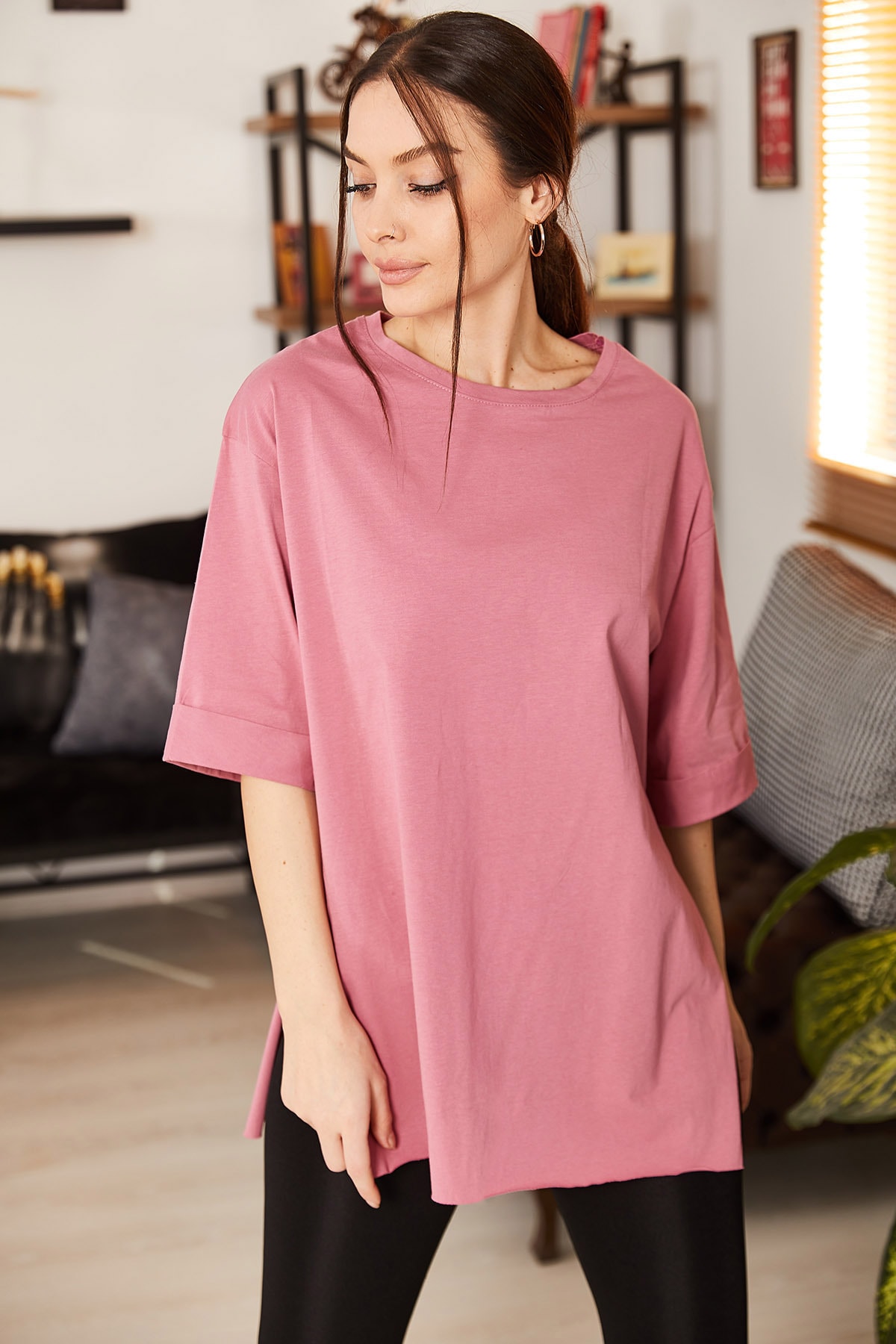 armonika Kadın Gül Kurusu Yuvarlak Yaka Geniş Kollu Yanı Yırtmaçlı T-Shirt ARM-19Y012003