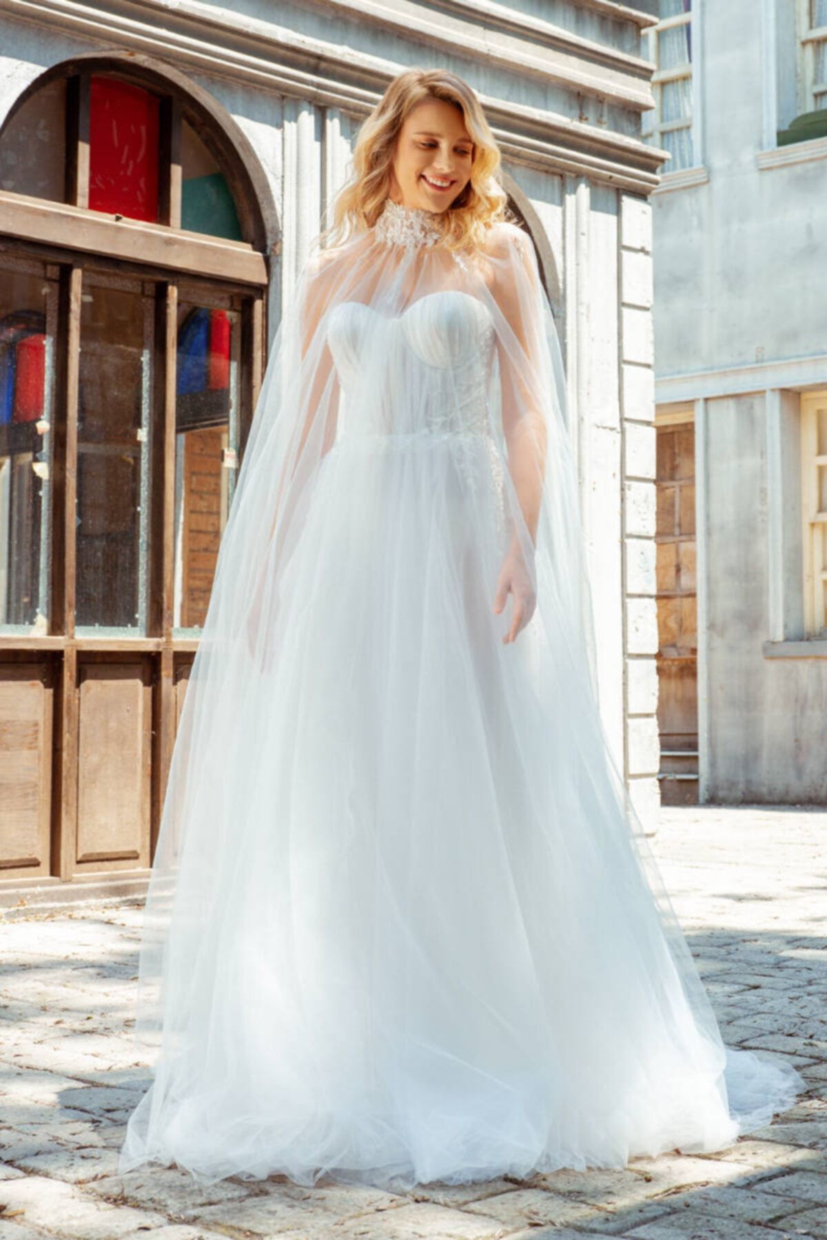 Mediha Cambaz Bridal Brıdıa Fire Uzun Dallı Dantel Tül Bustiyer Drape Üzerine Pelerinli A Kesim Gelinlik