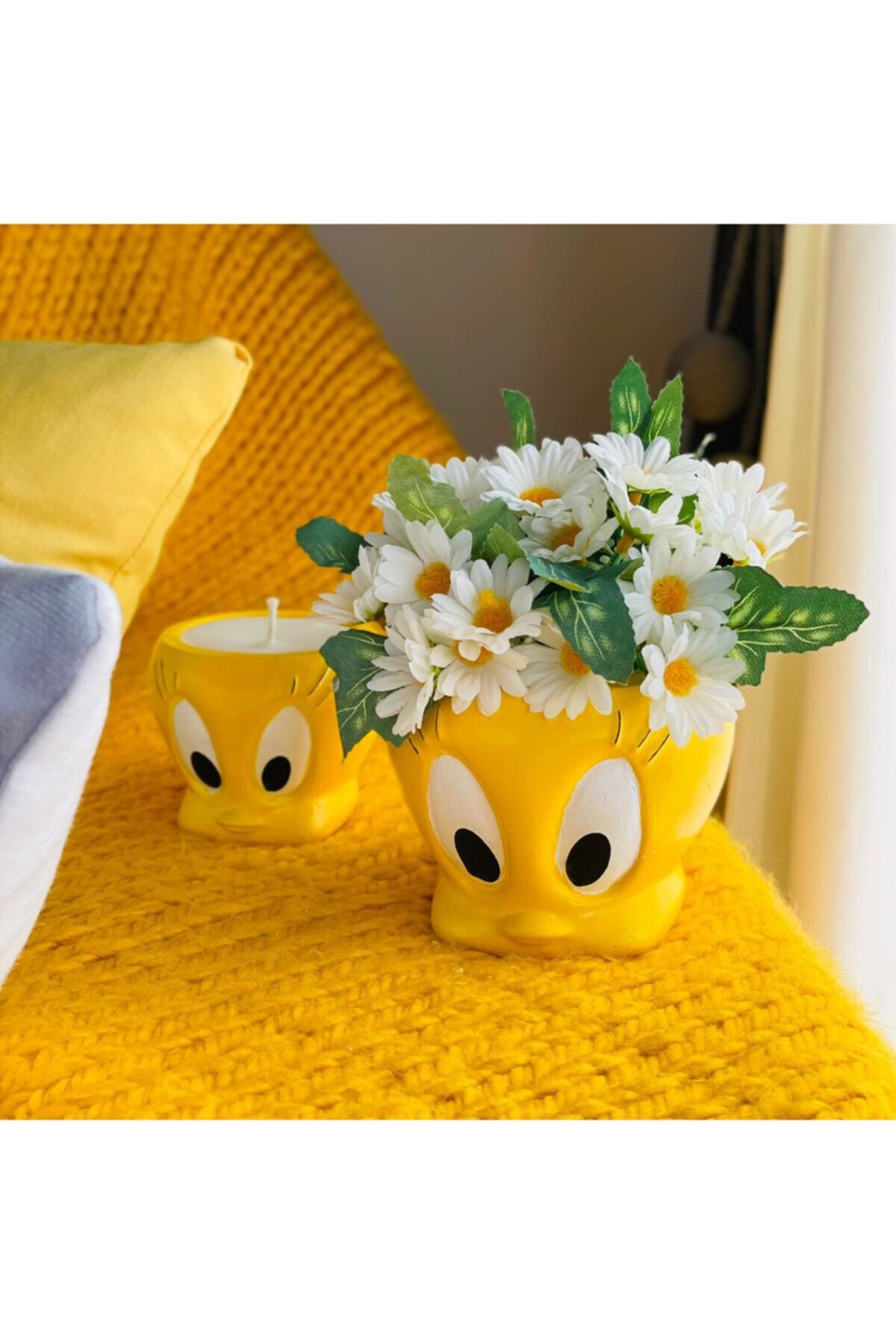 bifra Tweety Saksıda Mum Ve Papatya Aranjmanı