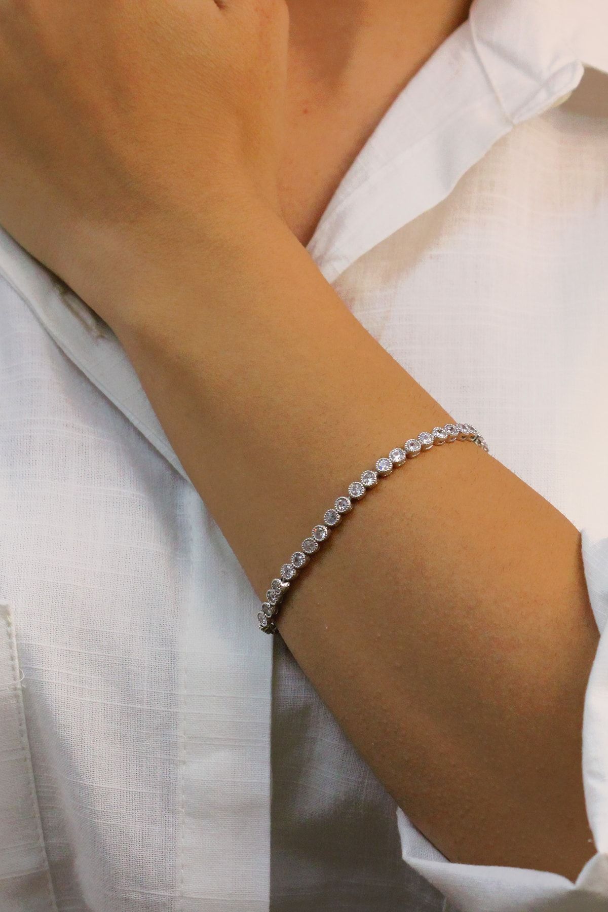 Roza Silver Zirkon Taşlı Su Yolu Gümüş Bileklik