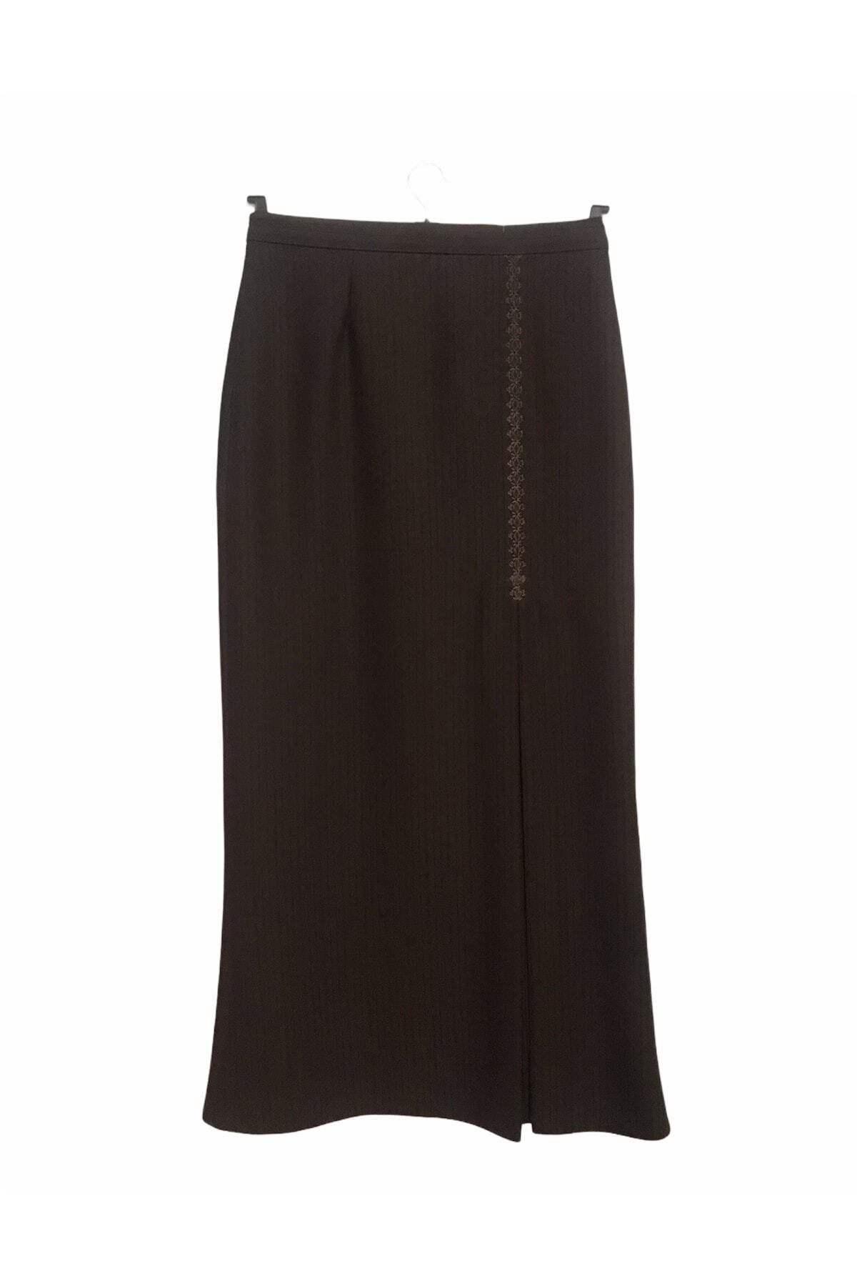 SAVCIGİYİM Kadın Kahverengi Kapalı Yırtmaçlı Nakışlı Kalem Etek