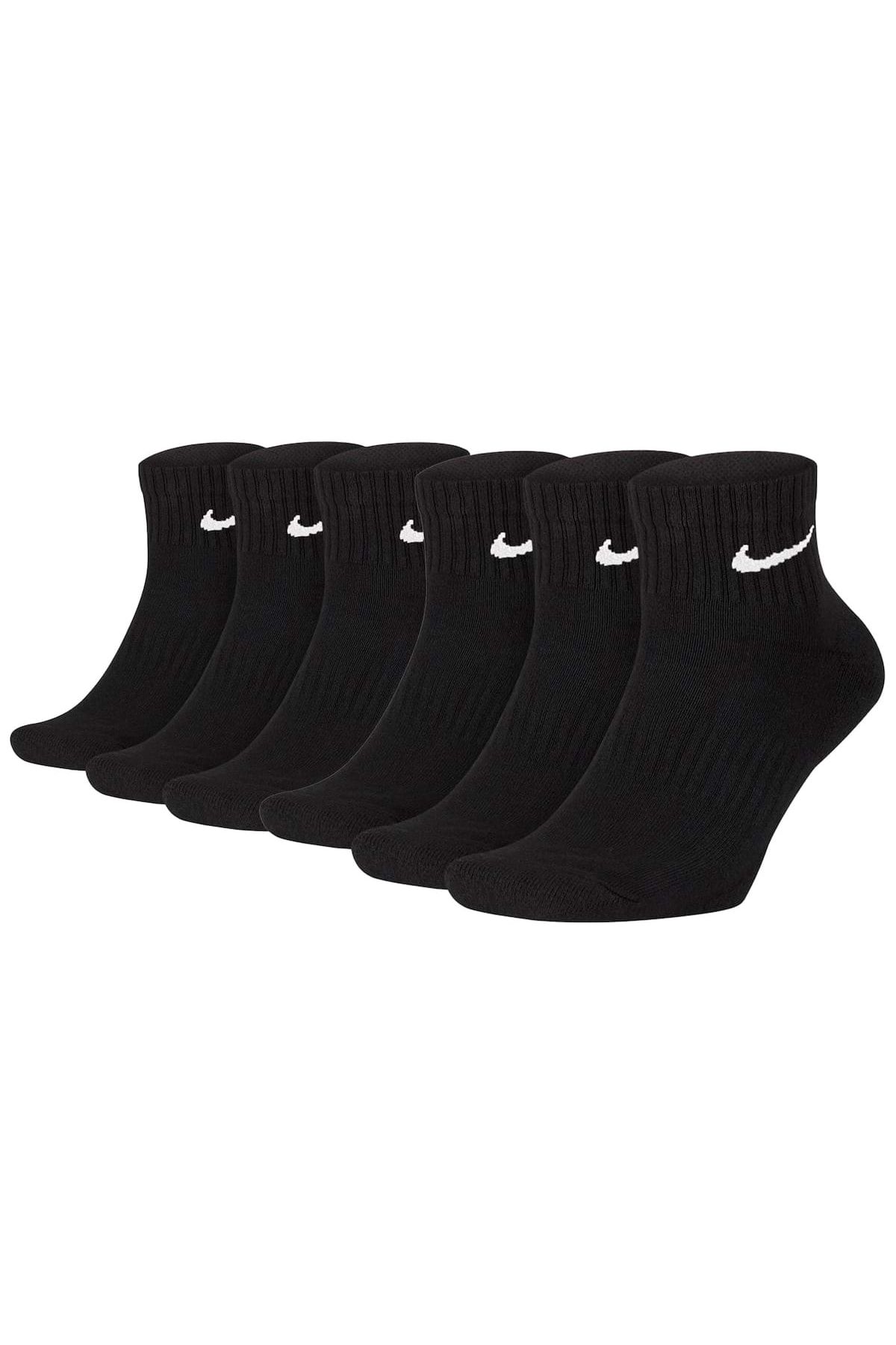 Plain black deals nike socks