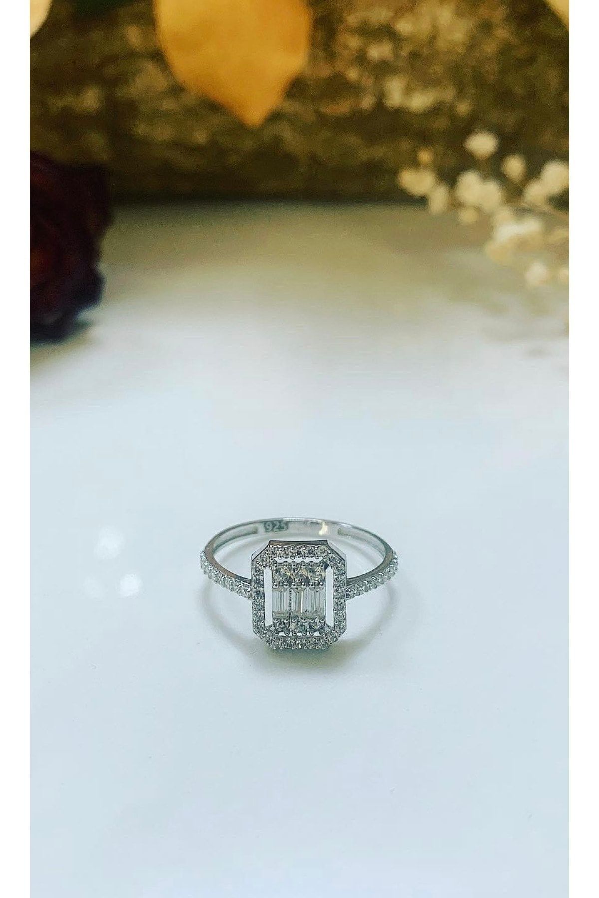 Marylebone Silver Baget Taşlı Gümüş Yüzük