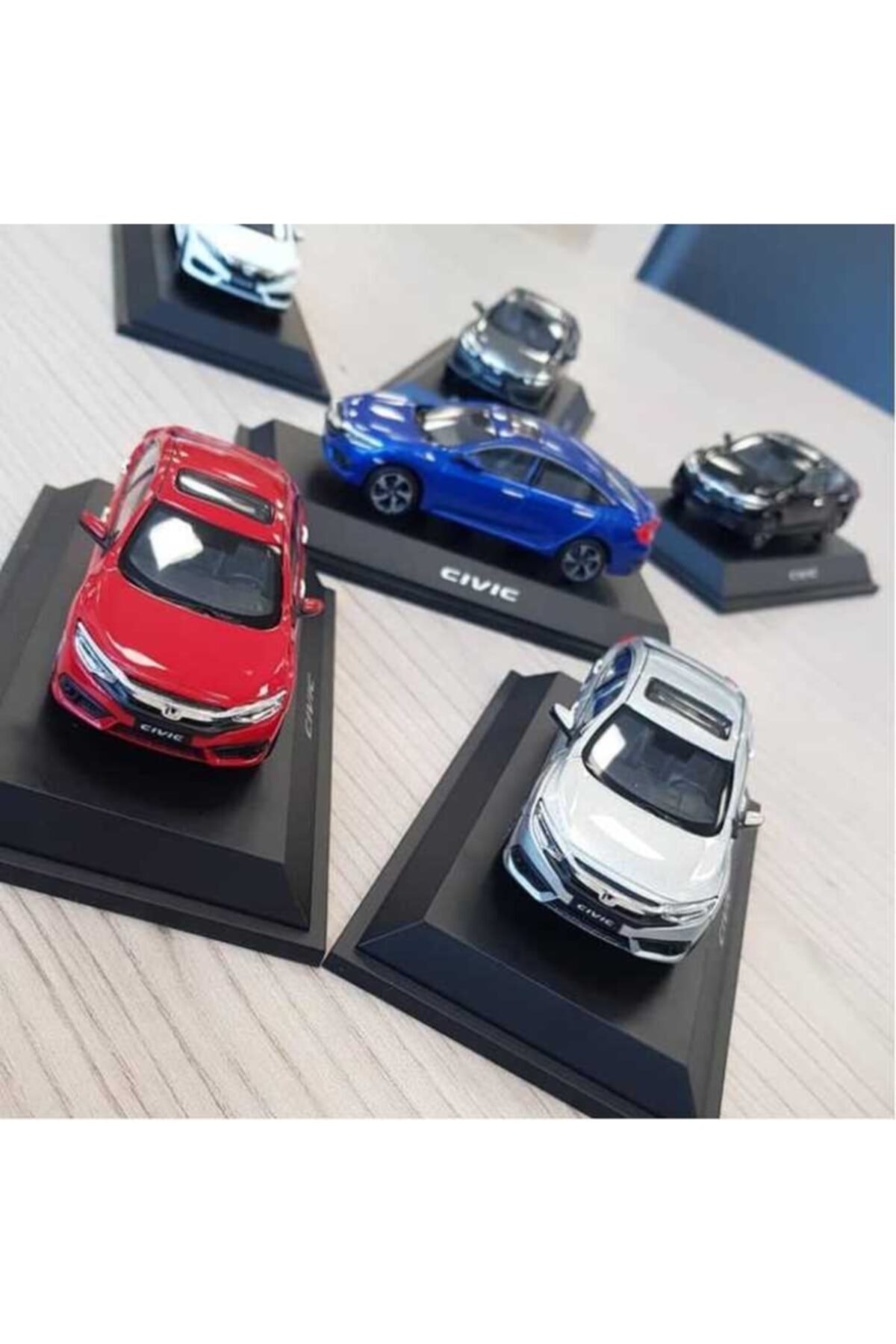Dekis Garaj Honda Civic Sedan Fc5 Model Araba Diecast - Kırmızı