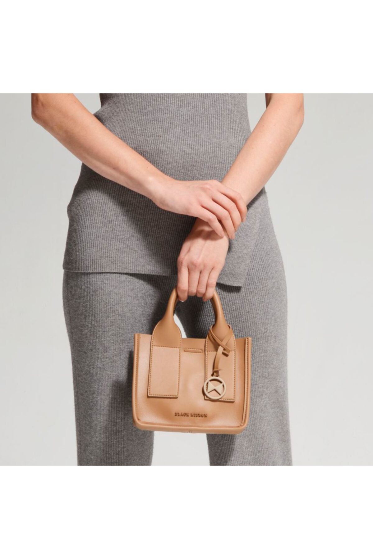 Black Ribbon Camel Mat Aksesuarlı Mini Çanta