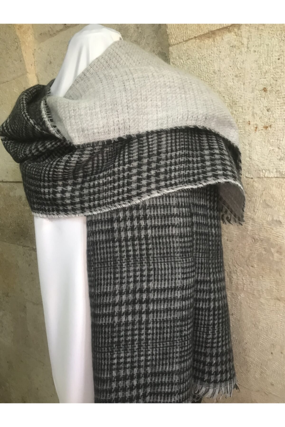 Ebru Sanat Evi Unisex Gri Saf Yün Ekoseli Şal Atkı