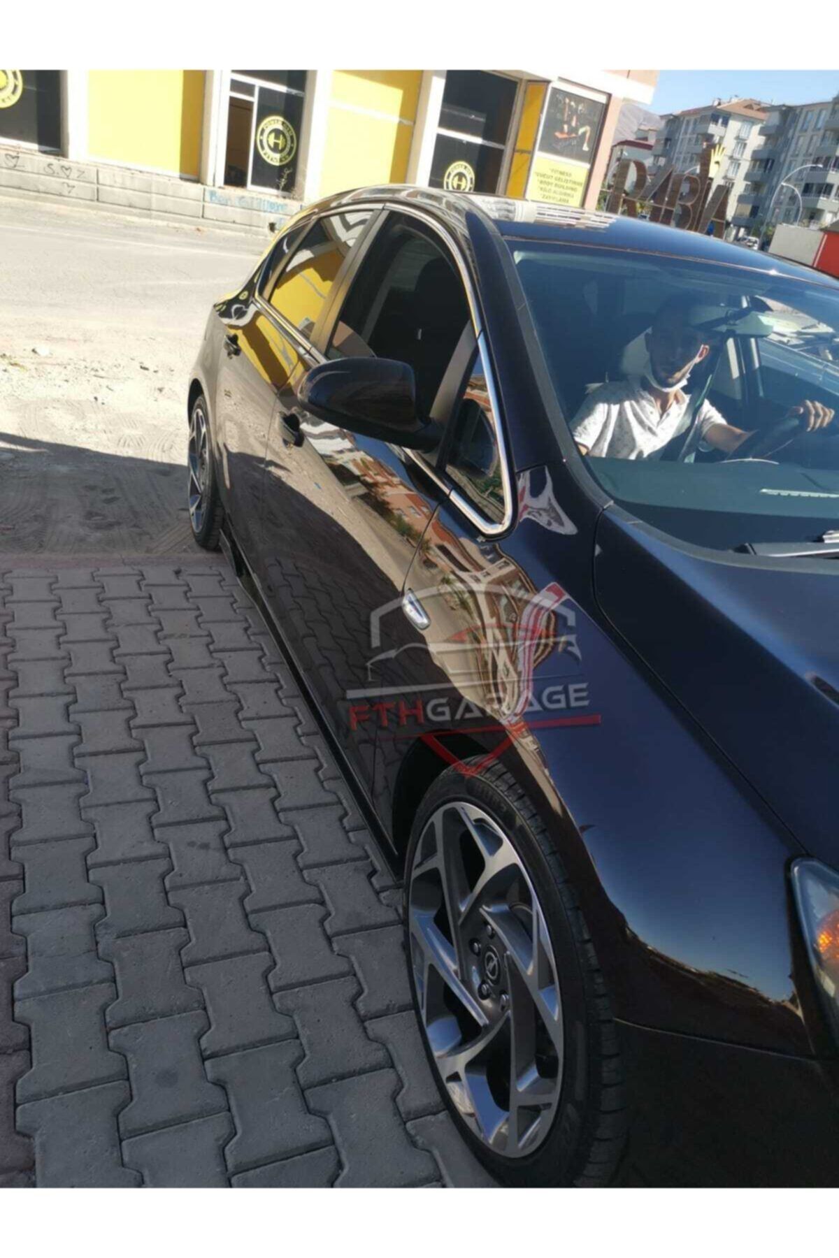FTH GARAGE Opel Astra J Yan Marşpiyel Lipi Kulaklı Esnek Piano Black Renk