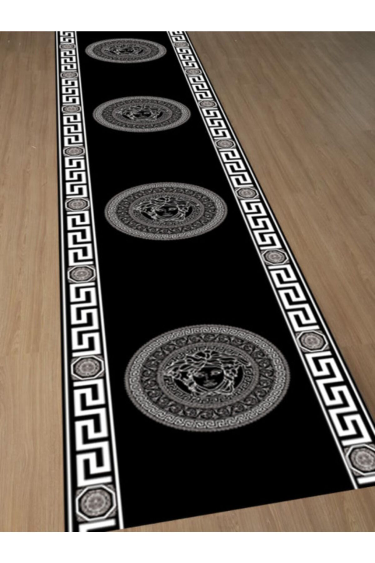 Emiroğlu Medusa Motif Siyah Versace Halı / Yolluk Deri Tabanlı