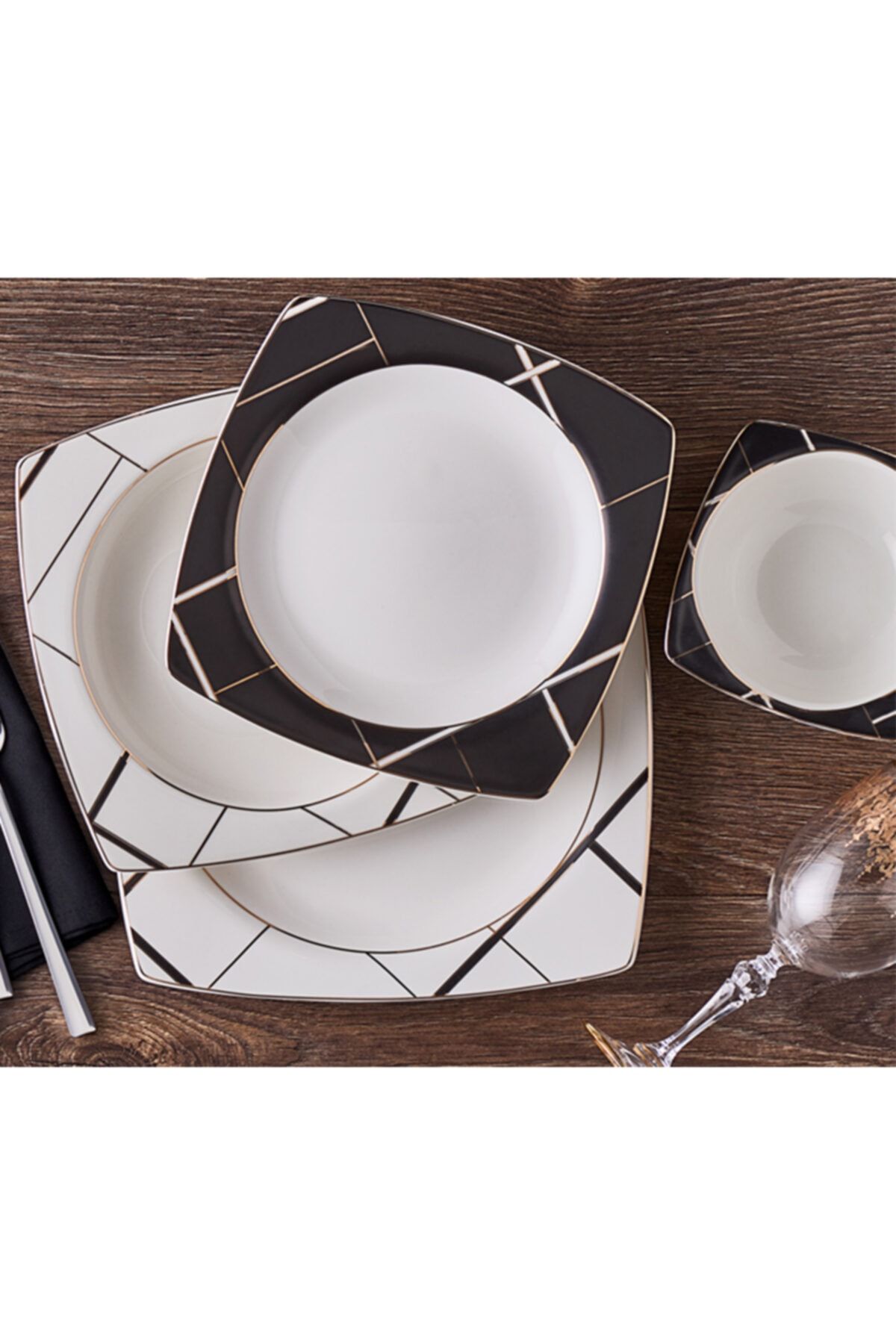 Bernardo Alvina 53 Parça Bonechina Yemek Takımı