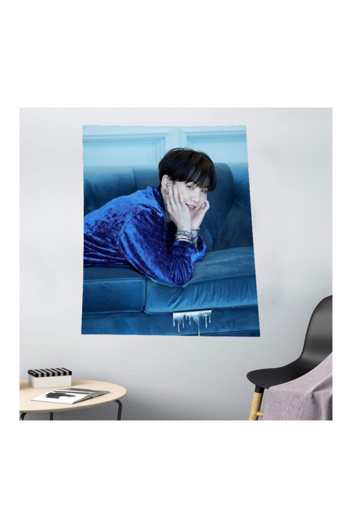 Köstebek K-pop Bts Suga Pose Duvar Halısı - 70 X 100 Cm