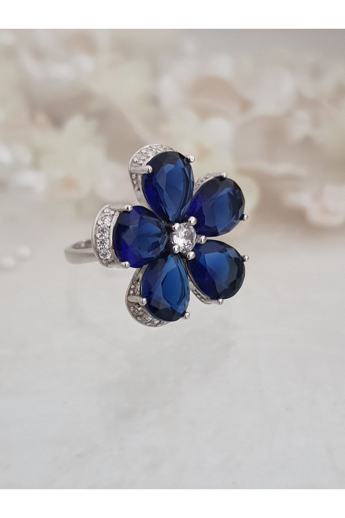 Rainbow Silver KadınÇiçek Motifli Lacivert Kristal Taşlı Gümüş Yüzük