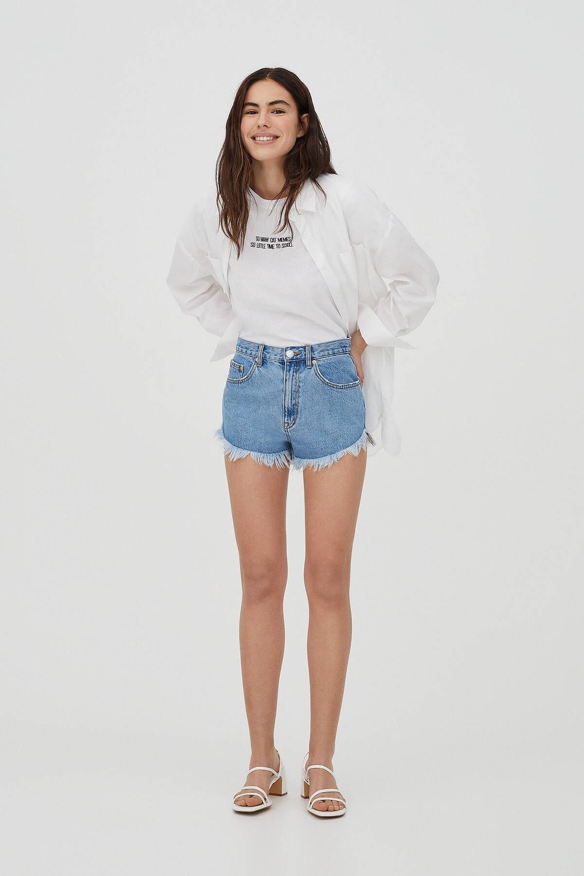 Pull & Bear Yüksek Bel Denim Şort - En Az %50 Ekolojik Olarak Yetiştirilmiş Pamuklu