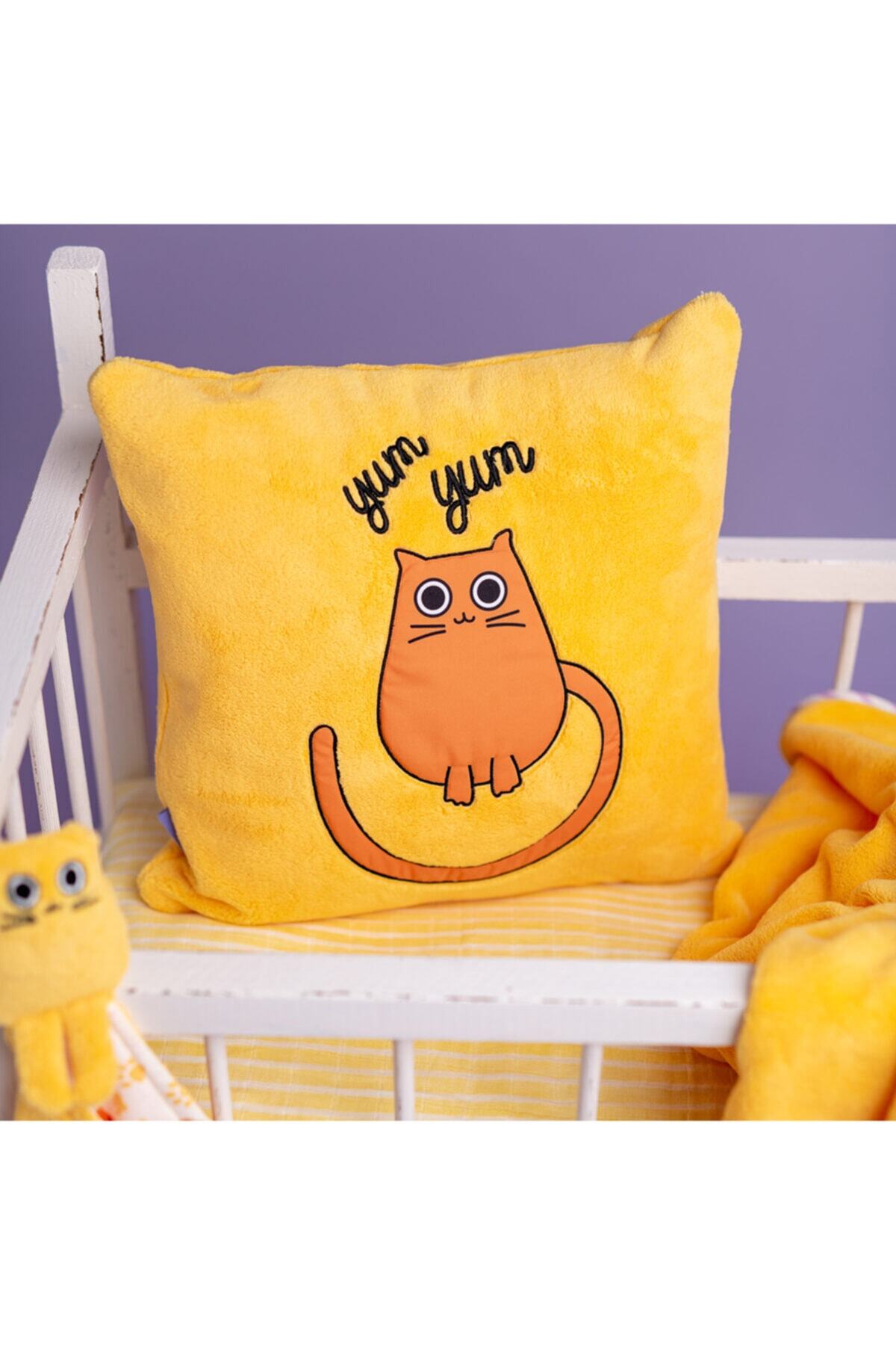 Milk & Moo Tombiş Kedi Yastık