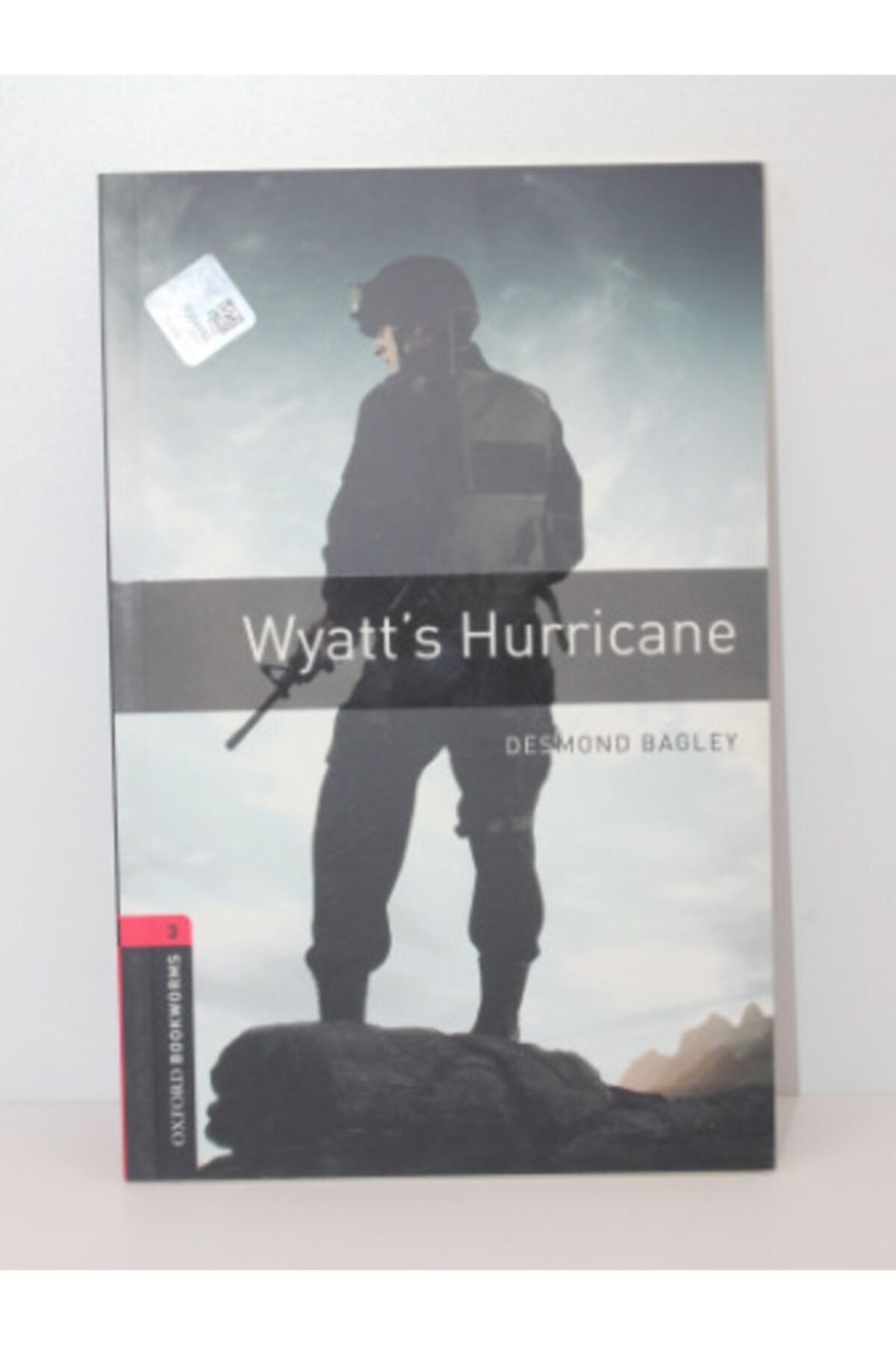 OXFORD UNIVERSITY PRESS Oxford Bookworms Stage3 Wyatt's Hurricane Hikaye Kitabı Without Audıo Cd