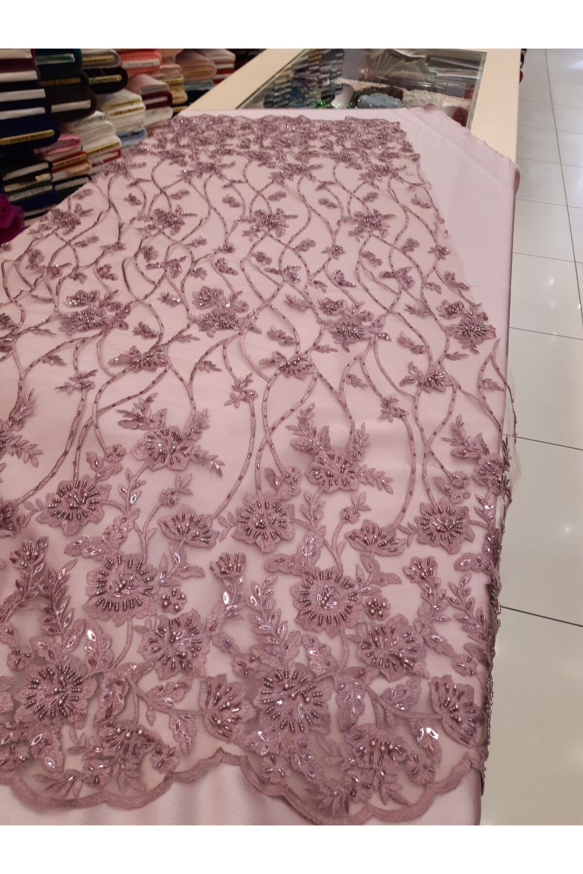 Safir Kumaş Yoğun Işlemeli Çiçek Dantel