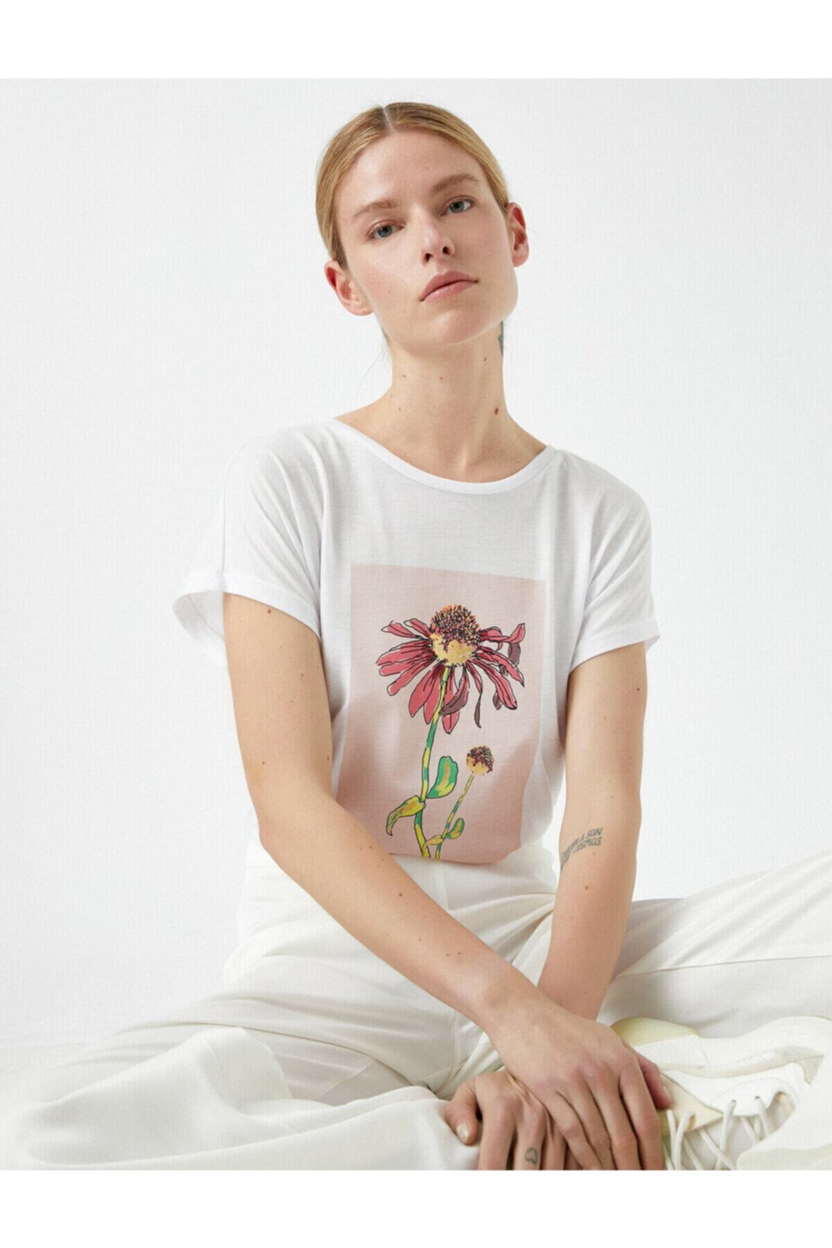 Koton Kadın Ekru Baskılı Bisiklet Yaka Kısa Kollu T-Shirt