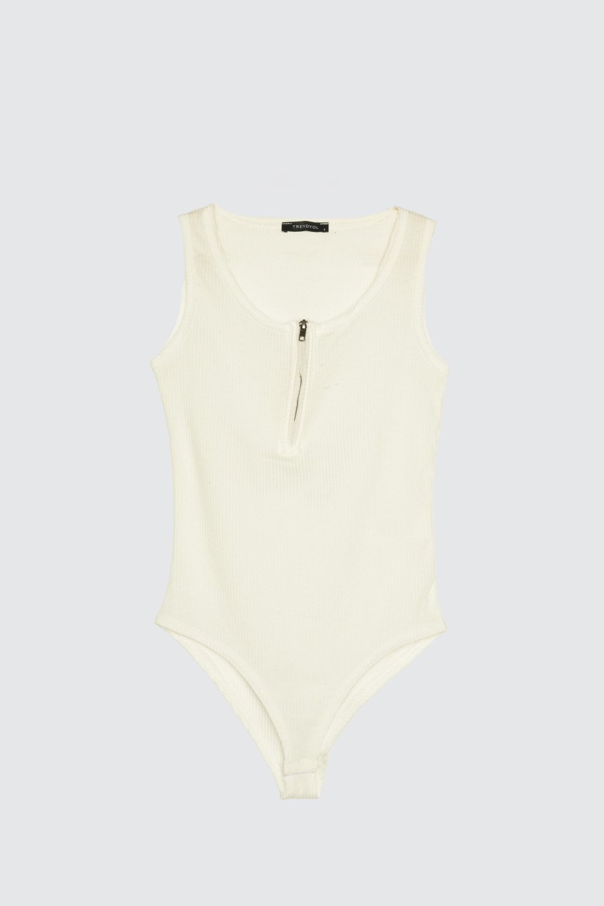 TRENDYOLMİLLA Ekru Fermuarlı ve Çıtçıtlı Örme Body TWOSS21BD0045