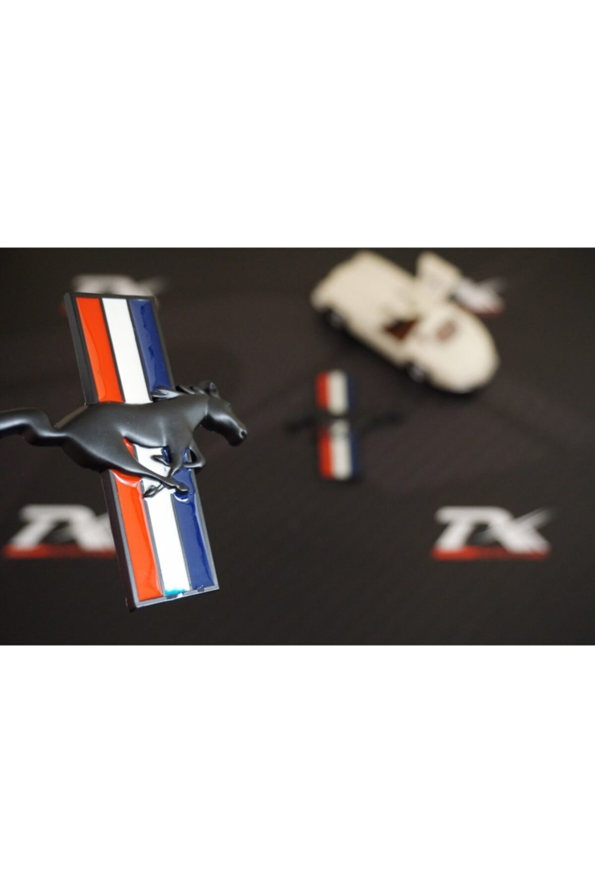 Mustang Ford Koşan At Çamurluk Yanı 3m 3d Metal Logo Amblem Seti