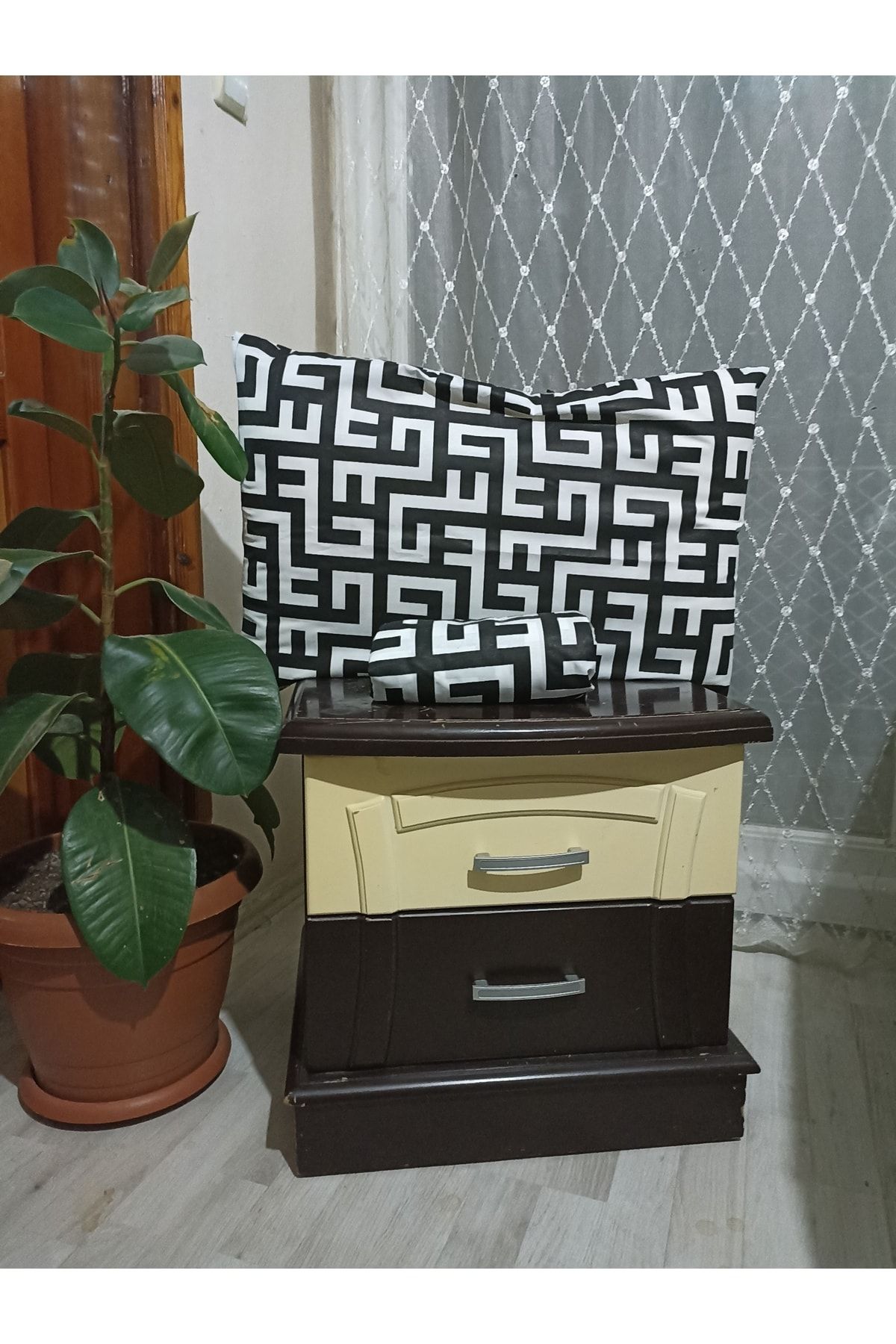 MNS Textile Double Elastic Bed Sheet 2 Pillow Cases Labyrinth