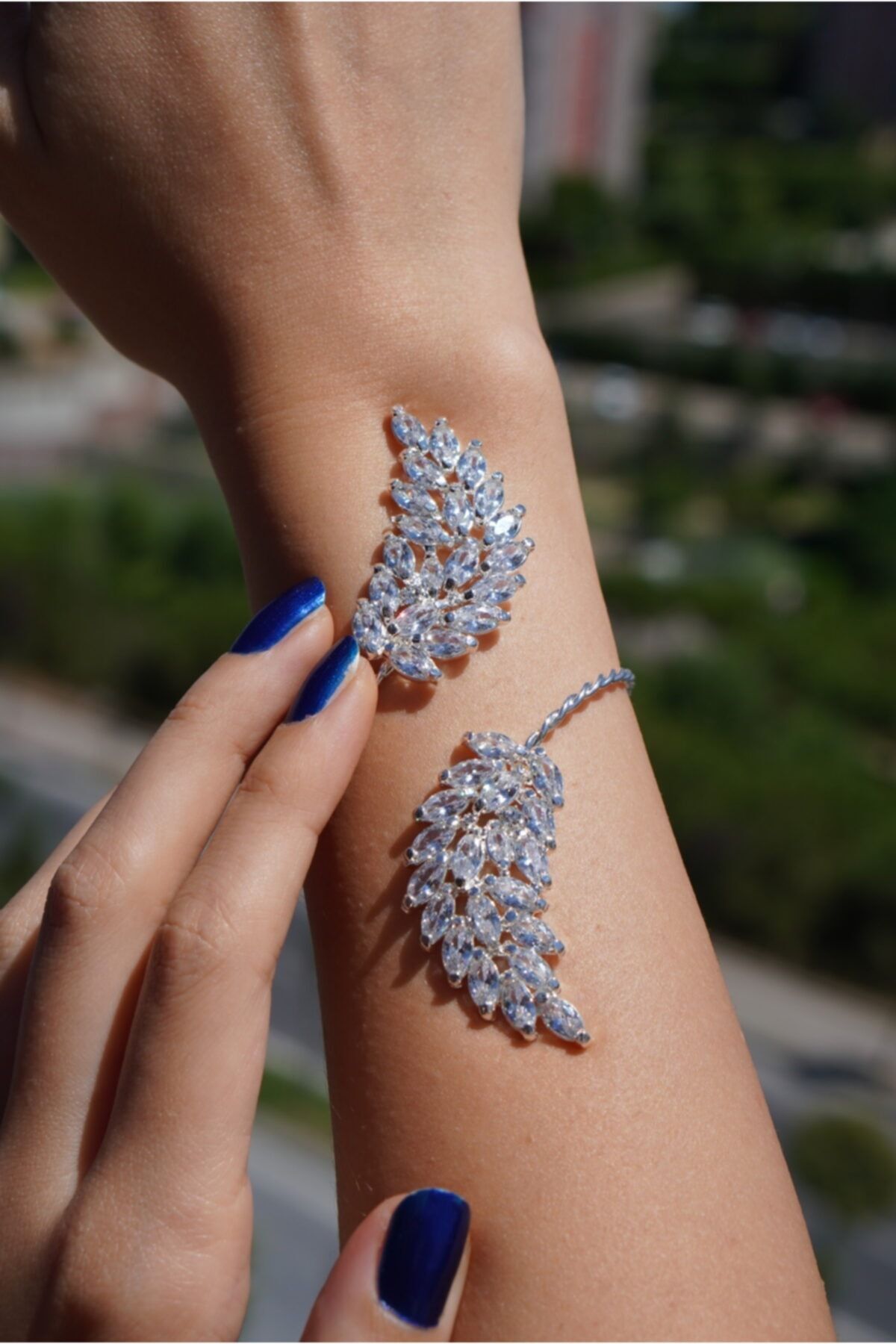 Hoşbirader Kadın Gümüş Renk Luxury Zirkon Taşlı Handwell Şahmeran