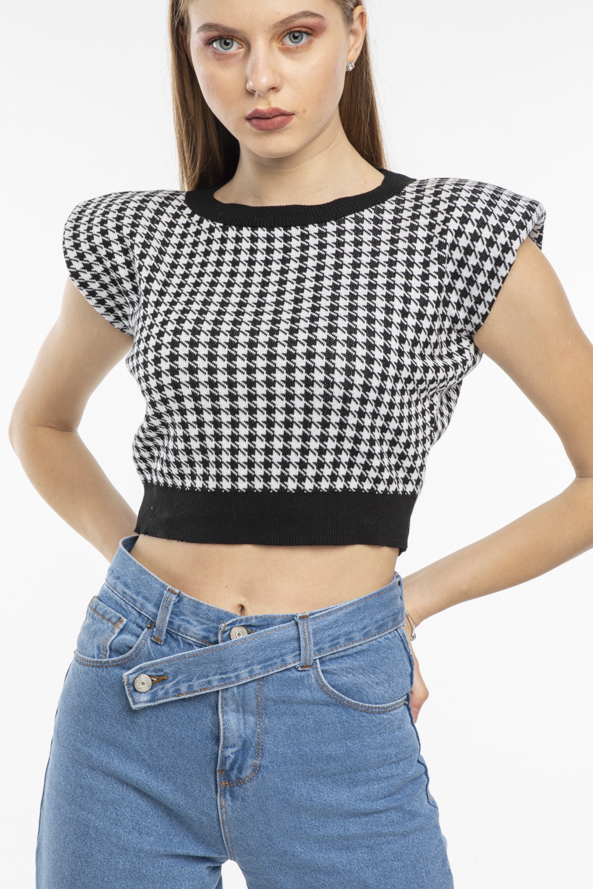 LookFashion Kadın Bisiklet Yaka Triko Kısa Süveter