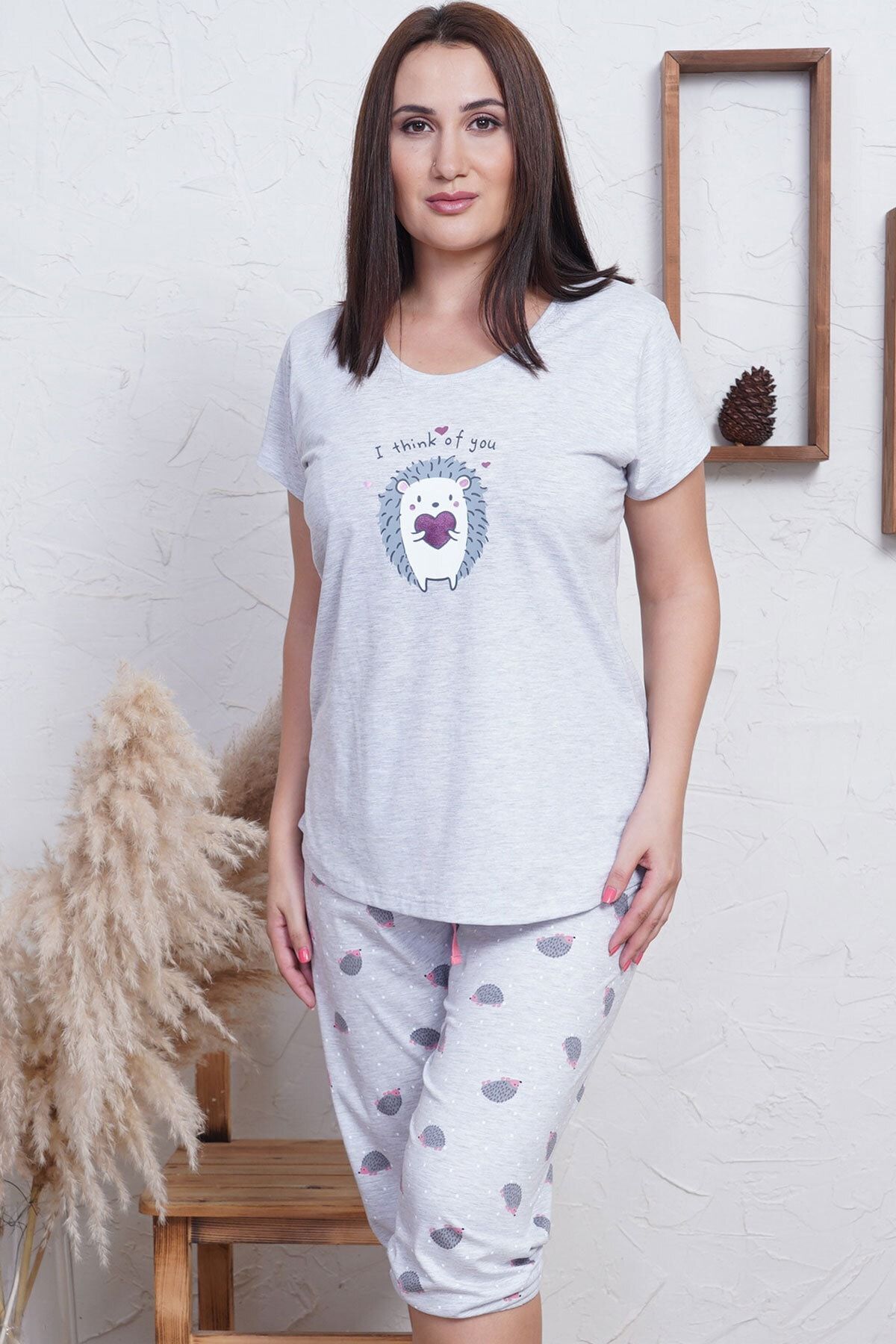 VİENETTA Kadın Gri Melanj Kısa Kol Büyük Beden Desenli Kapri Pijama  Takım