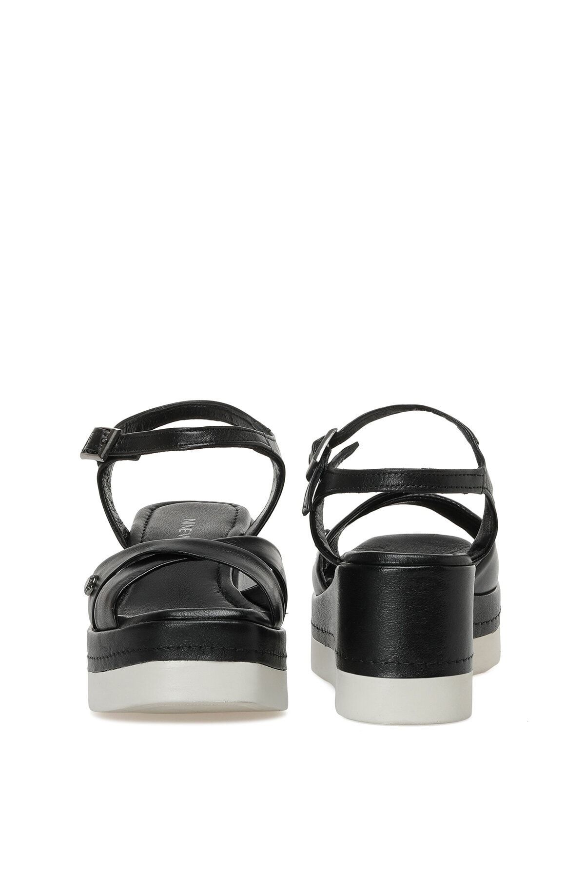 Gage clearance slide sandal