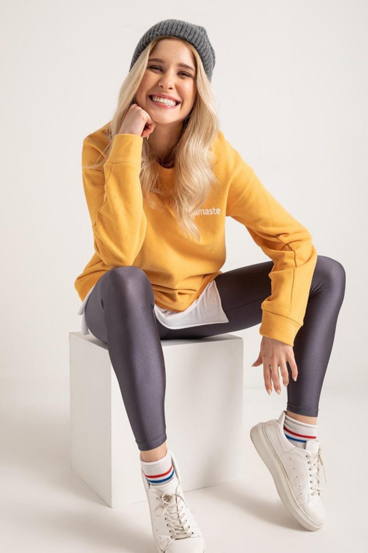 Suanye Kadın Antrasit Toparlayıcı Parlak Disko Tayt