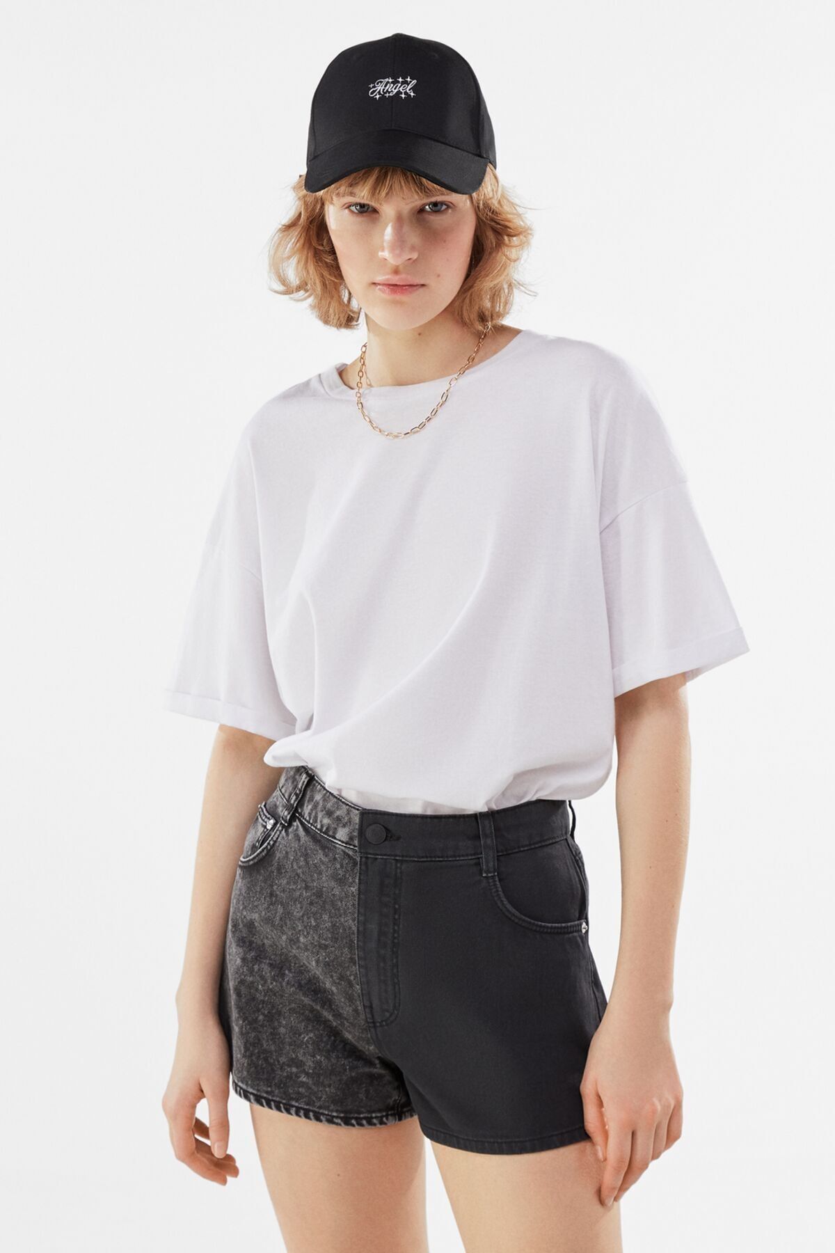 Bershka Kadın Siyah Kontrast Şort