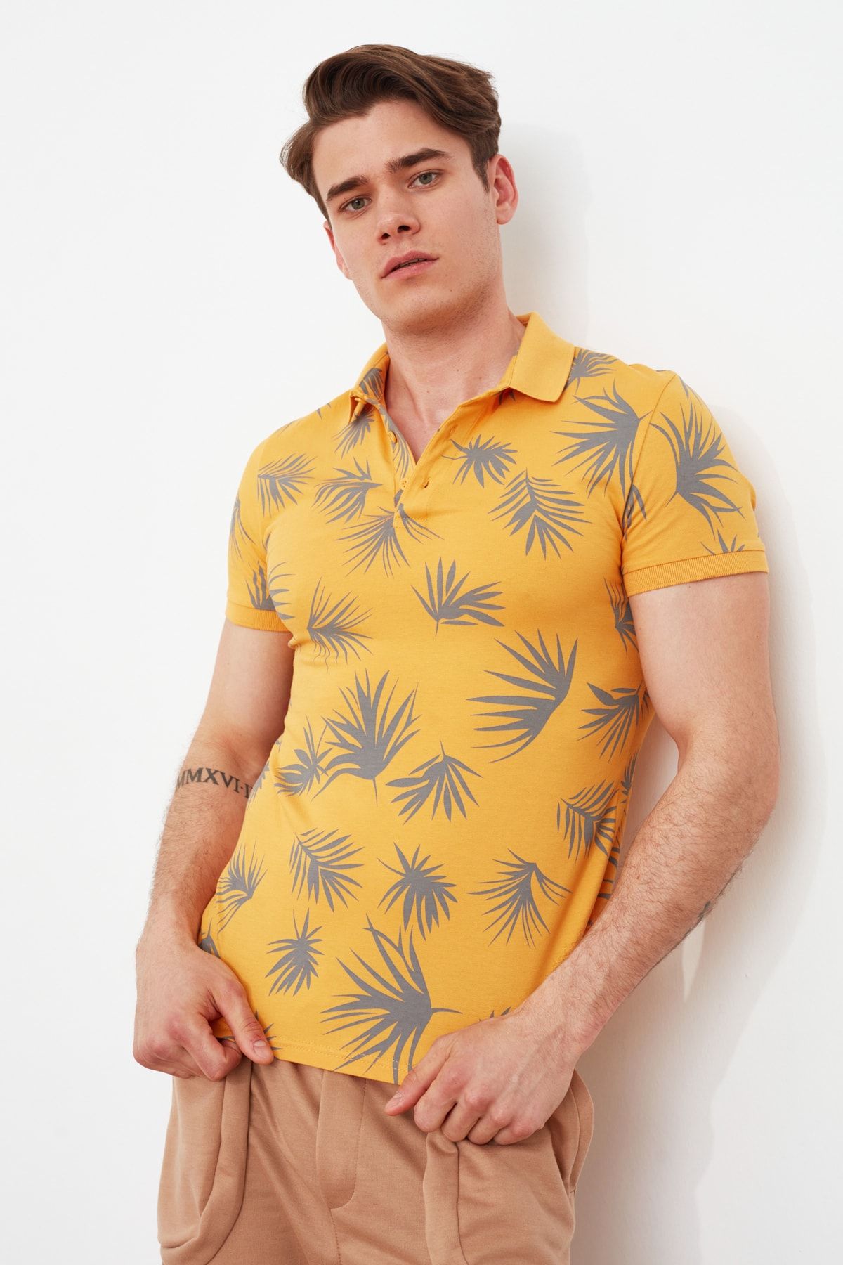 TRENDYOL MAN Hardal Erkek Kısa Kollu Slim Fit Polo Yaka T-shirt TMNSS21PO0011