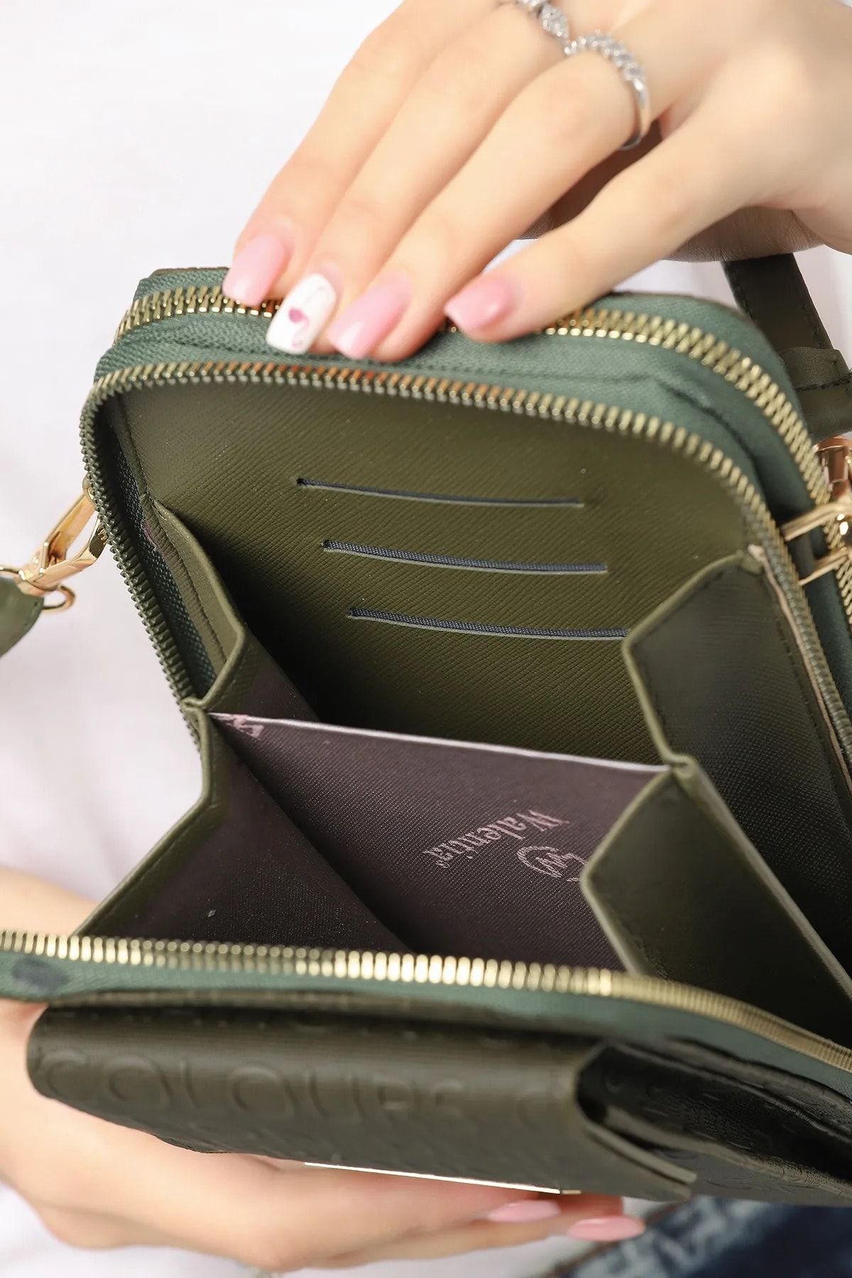 Mandel phone hotsell purse