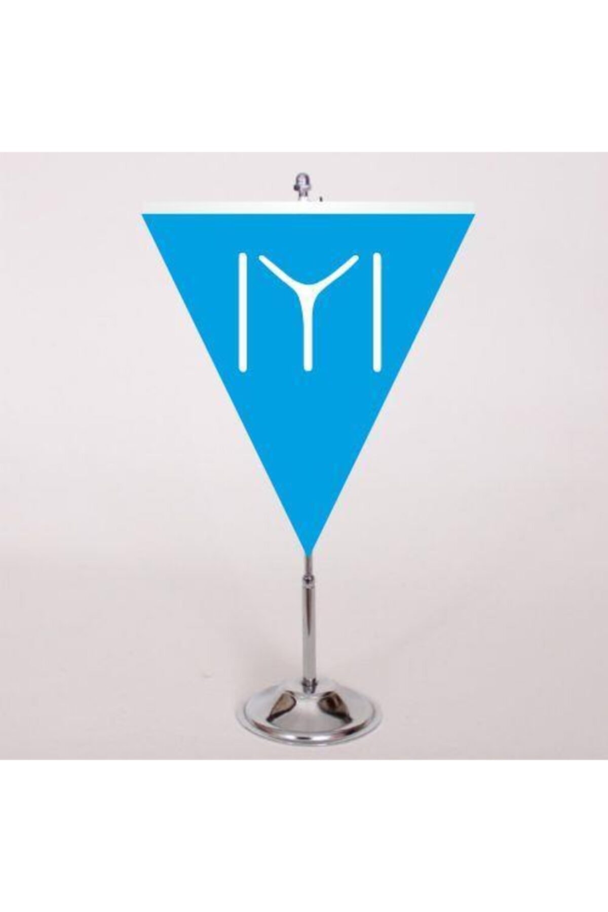 d&d plus Kayı Boyu Masa Bayrağı Üçgen