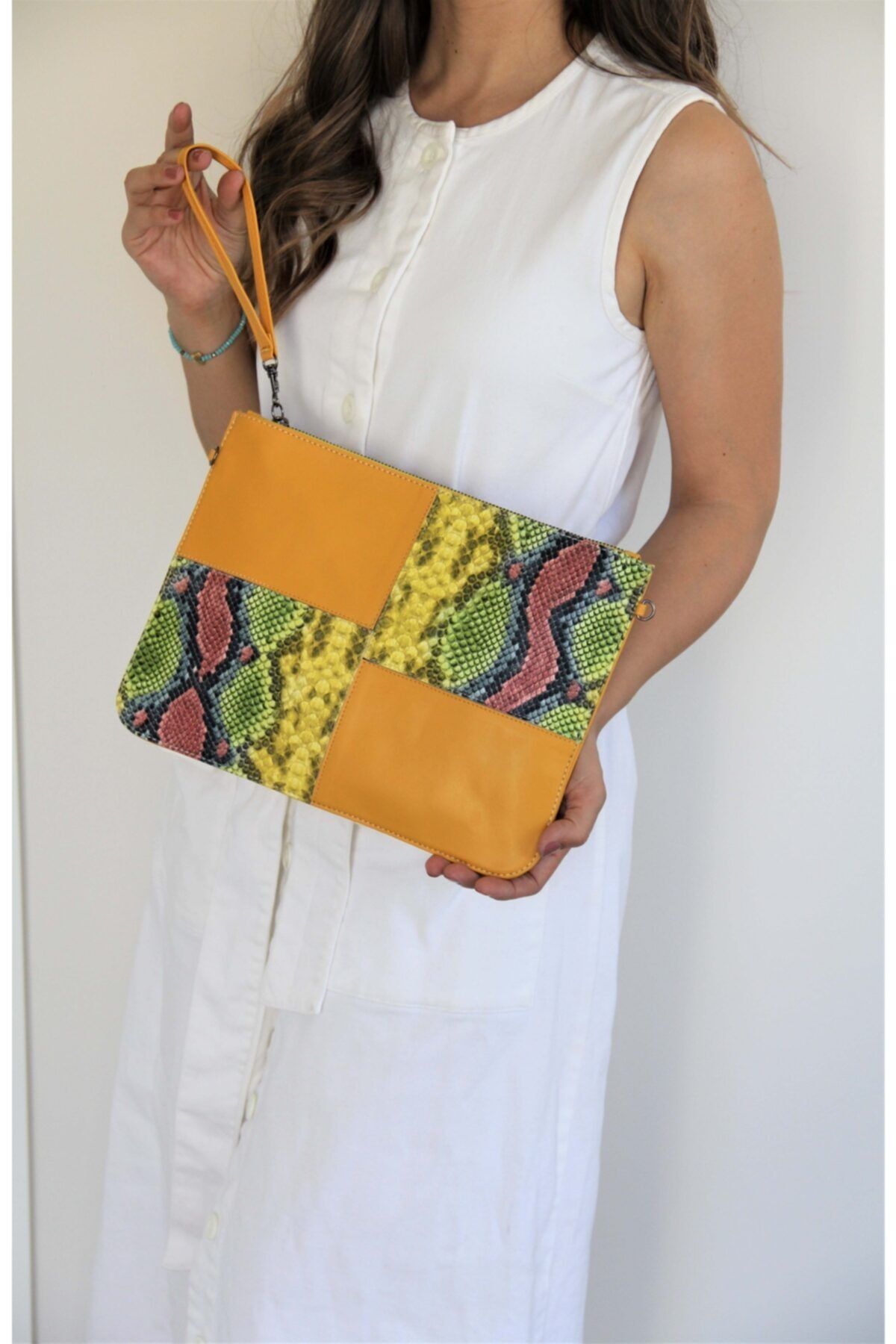 womenacs Sarı Renk Anakonda Desenli Kadın Abiye Portföy Clutch Çanta Zincirli