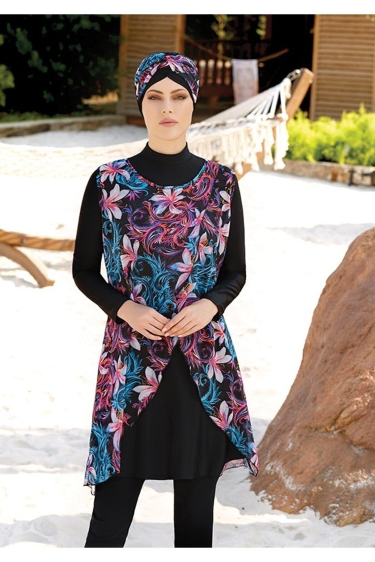 Adasea Kadın Siyah Haşema