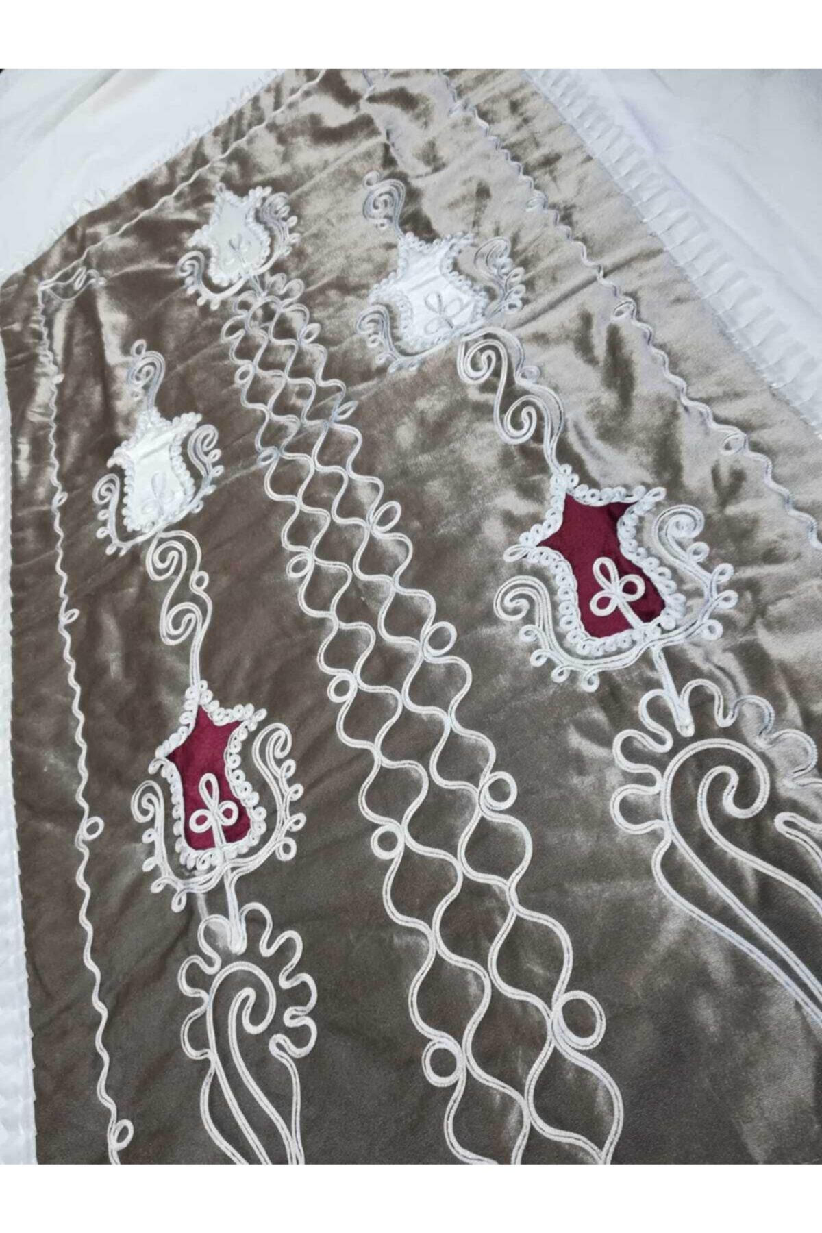 ELSEV BUTIK Kadife Kahverengi Nakışlı Seccade