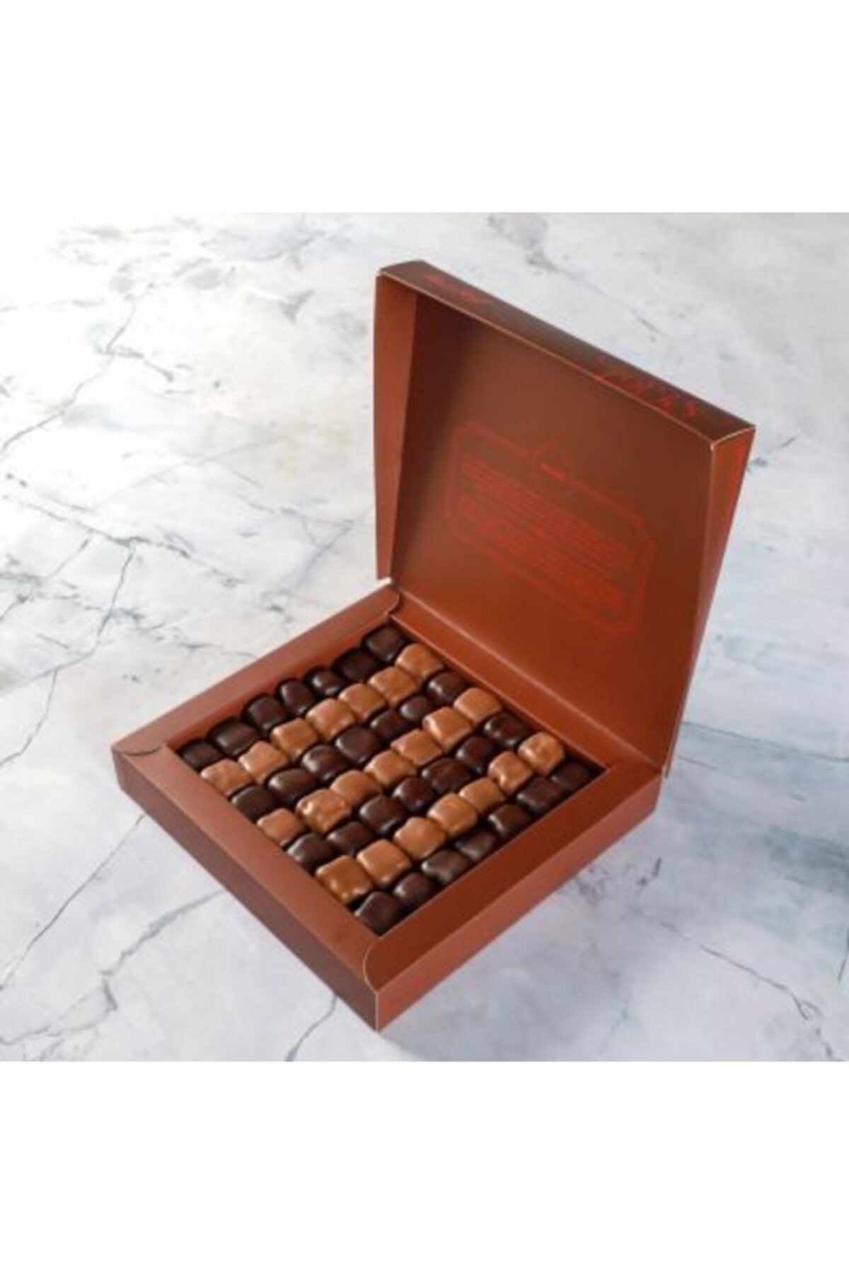 Hacı Şerif Sütlü-bitter Çikolata Kaplı Lokum (470 G)- Renkli Kutu