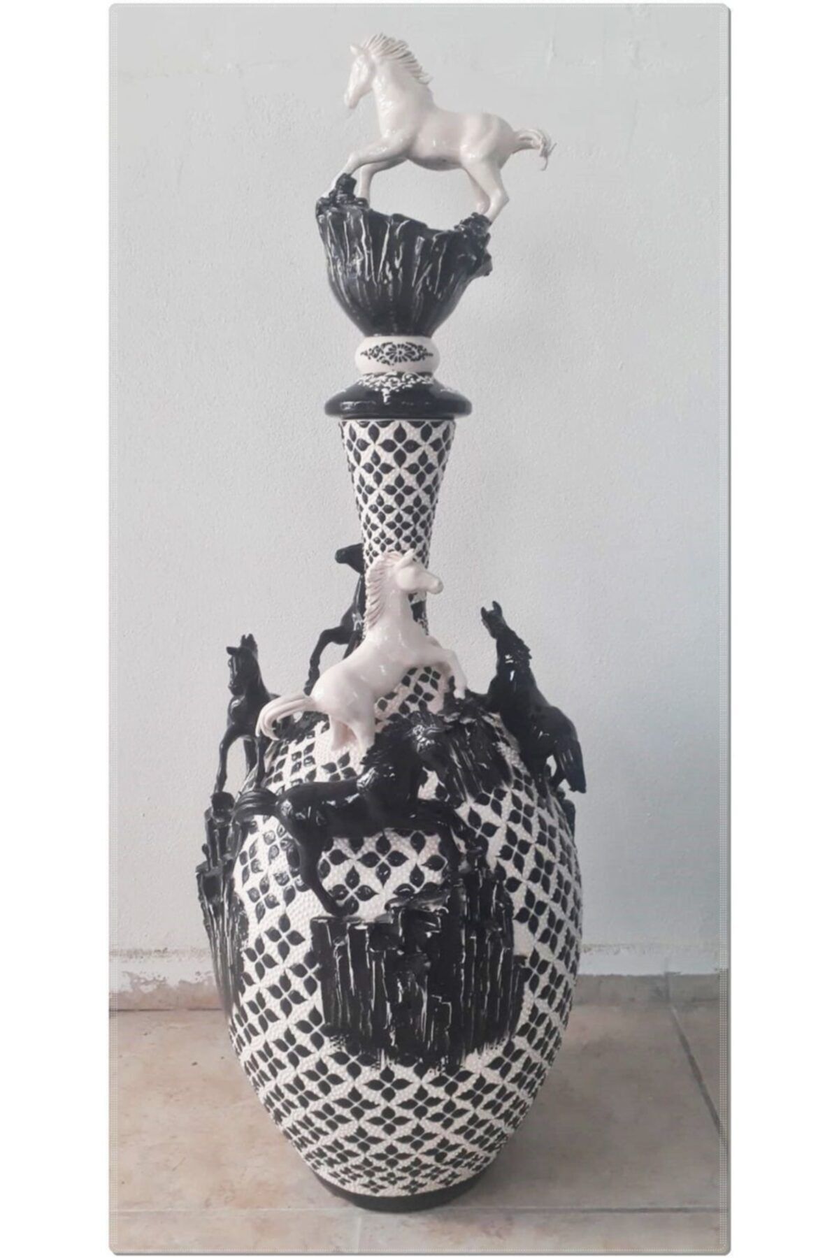 Çini Kütahya Sanatsal Vazo (at Motif)