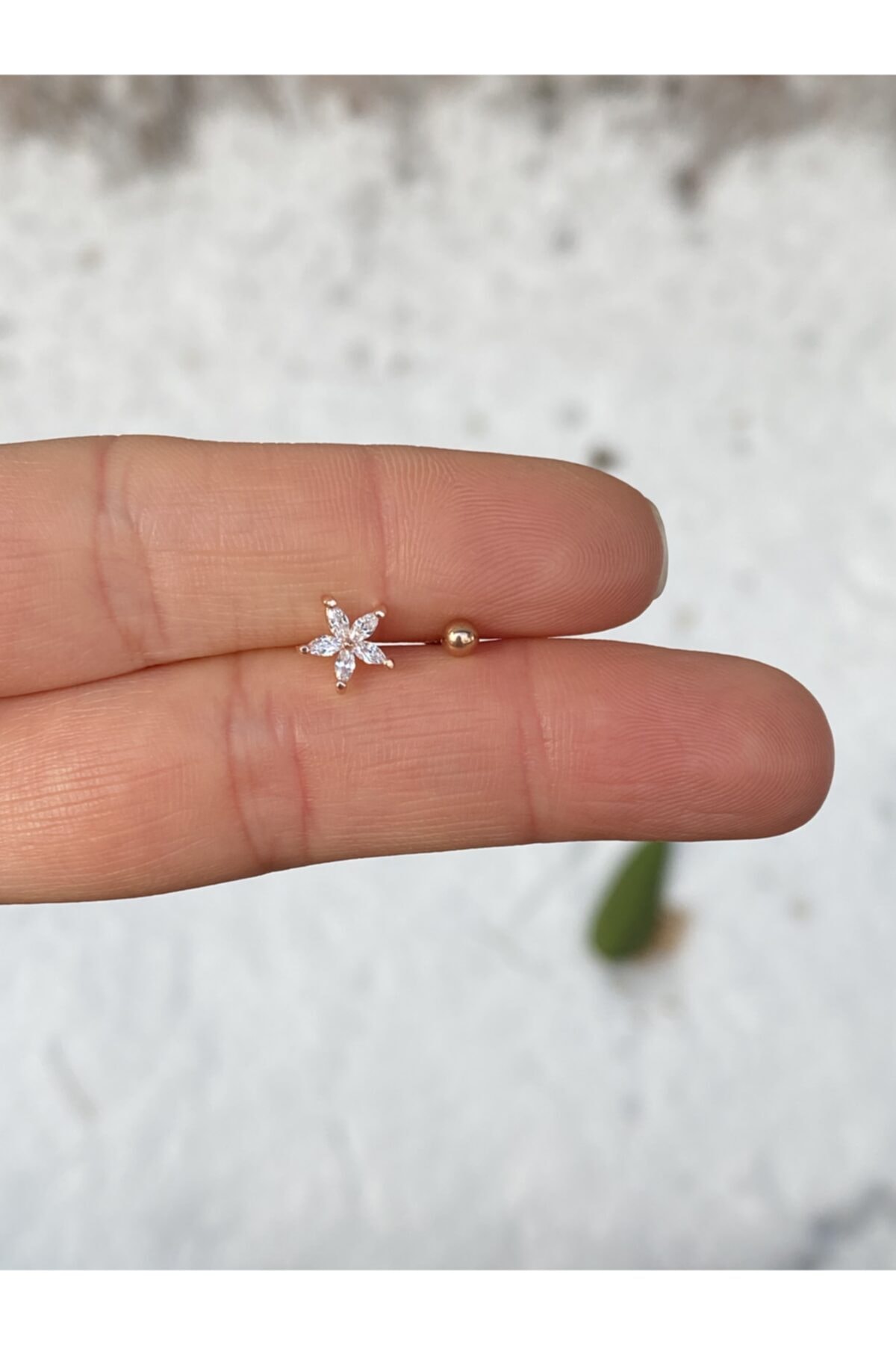 TAKIKRALI Gold Çiçek Figürlü Tragus Kıkırdak Helix Piercing