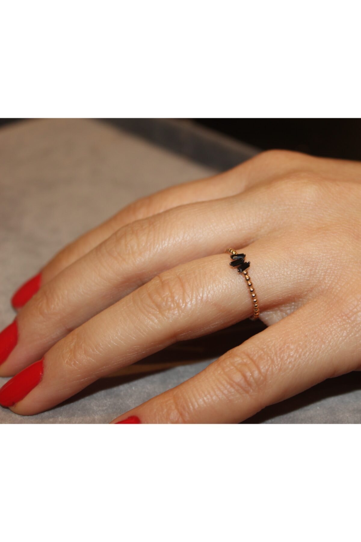 MODERN JEWELS DESIGN 14 Ayar Altın Siyah Taşlı Tasarım Yüzük