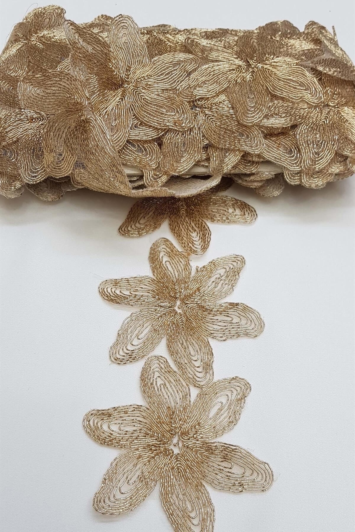 Hobigram Bakır Simli Çiçek Desen Güpür