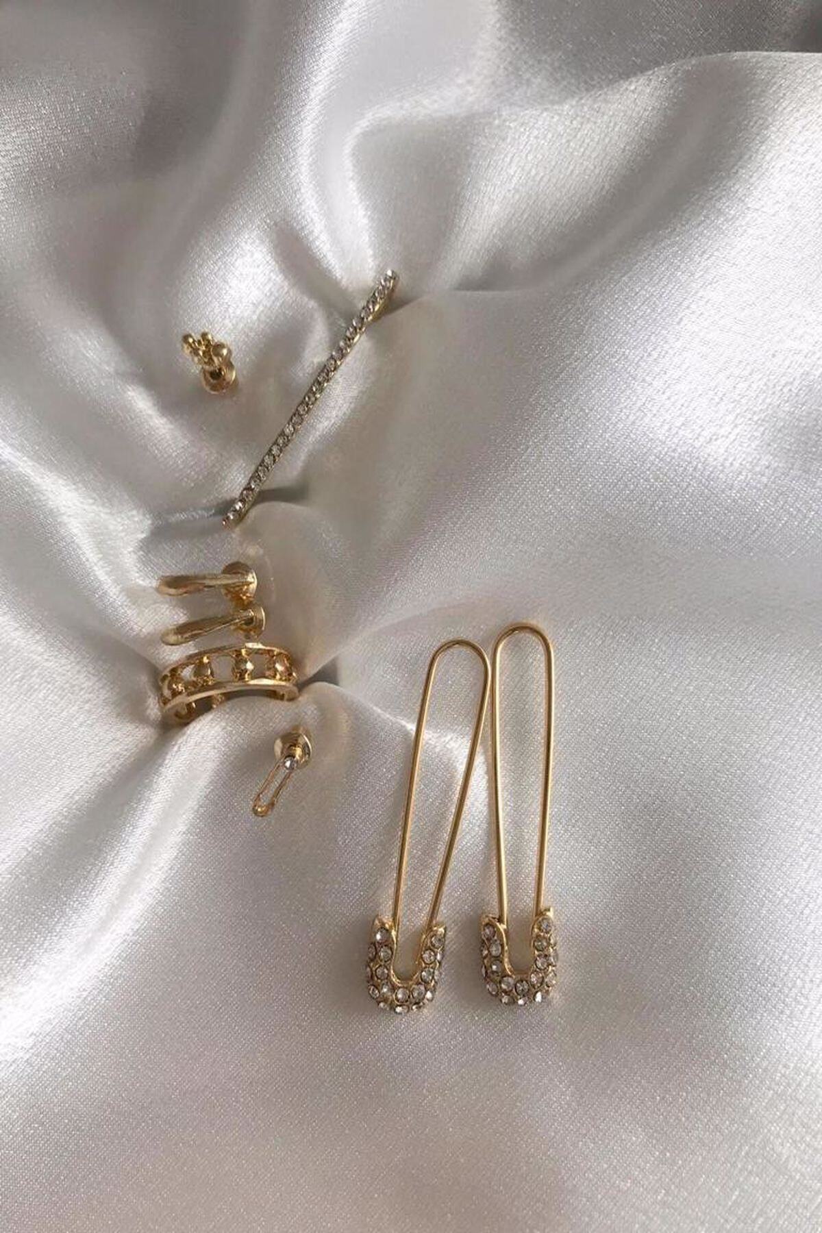 BY AMOR DESİGN Iğne Kıkırdak Küpe Seti